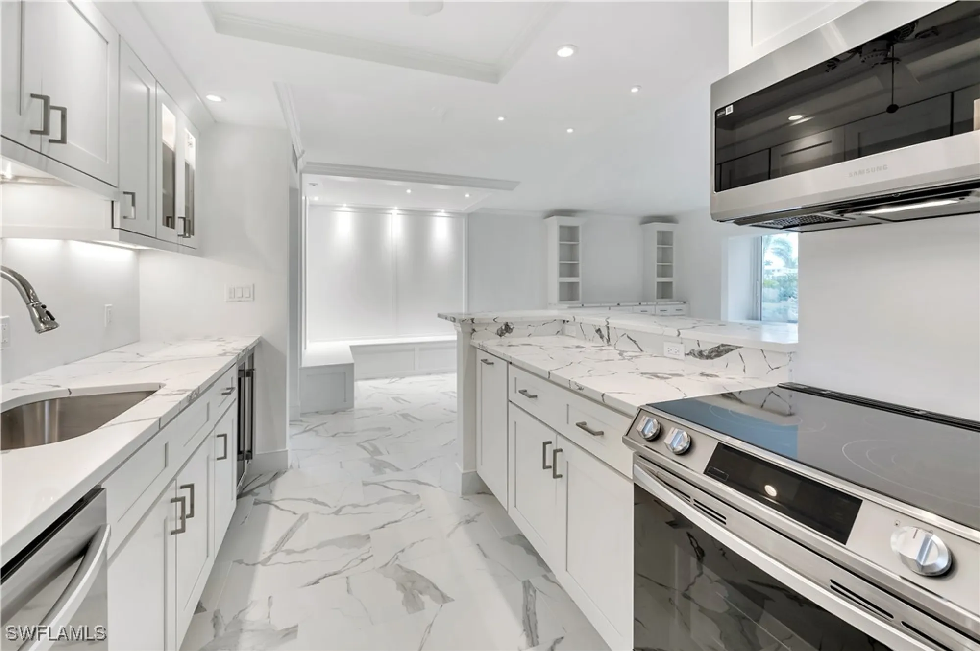 Property Slideshow image 21 of 47 | 222 harbour dr apt 114, Naples, FL, 34103