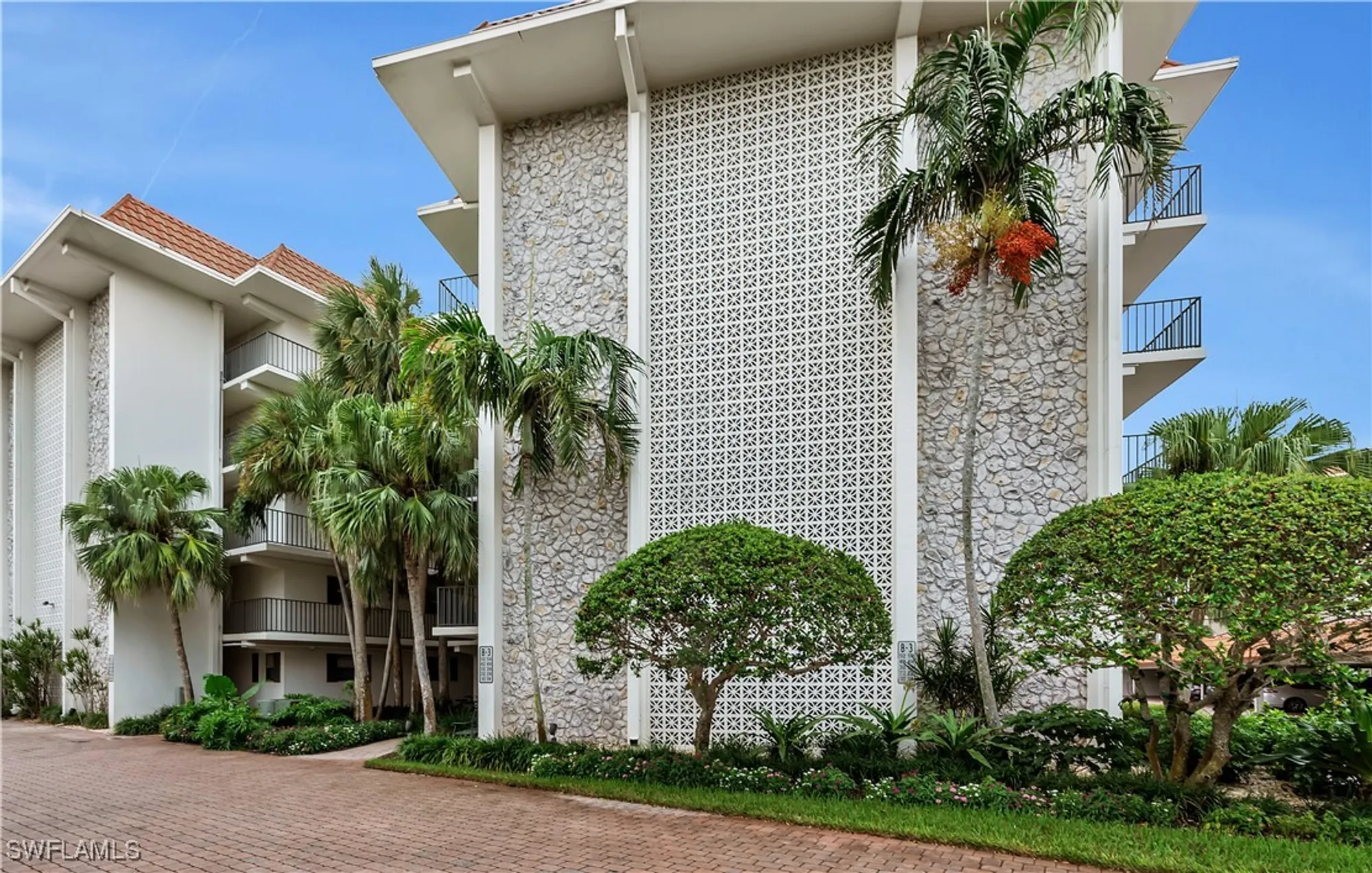 Property Slideshow image 40 of 47 | 222 harbour dr apt 114, Naples, FL, 34103
