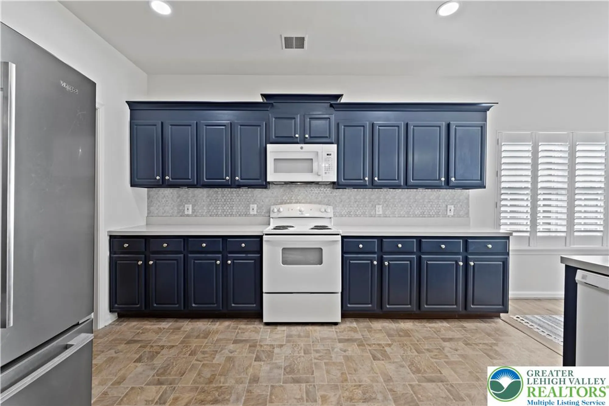 Property Slideshow image 12 of 27 | 4762 steeplechase dr, Macungie, PA, 18062