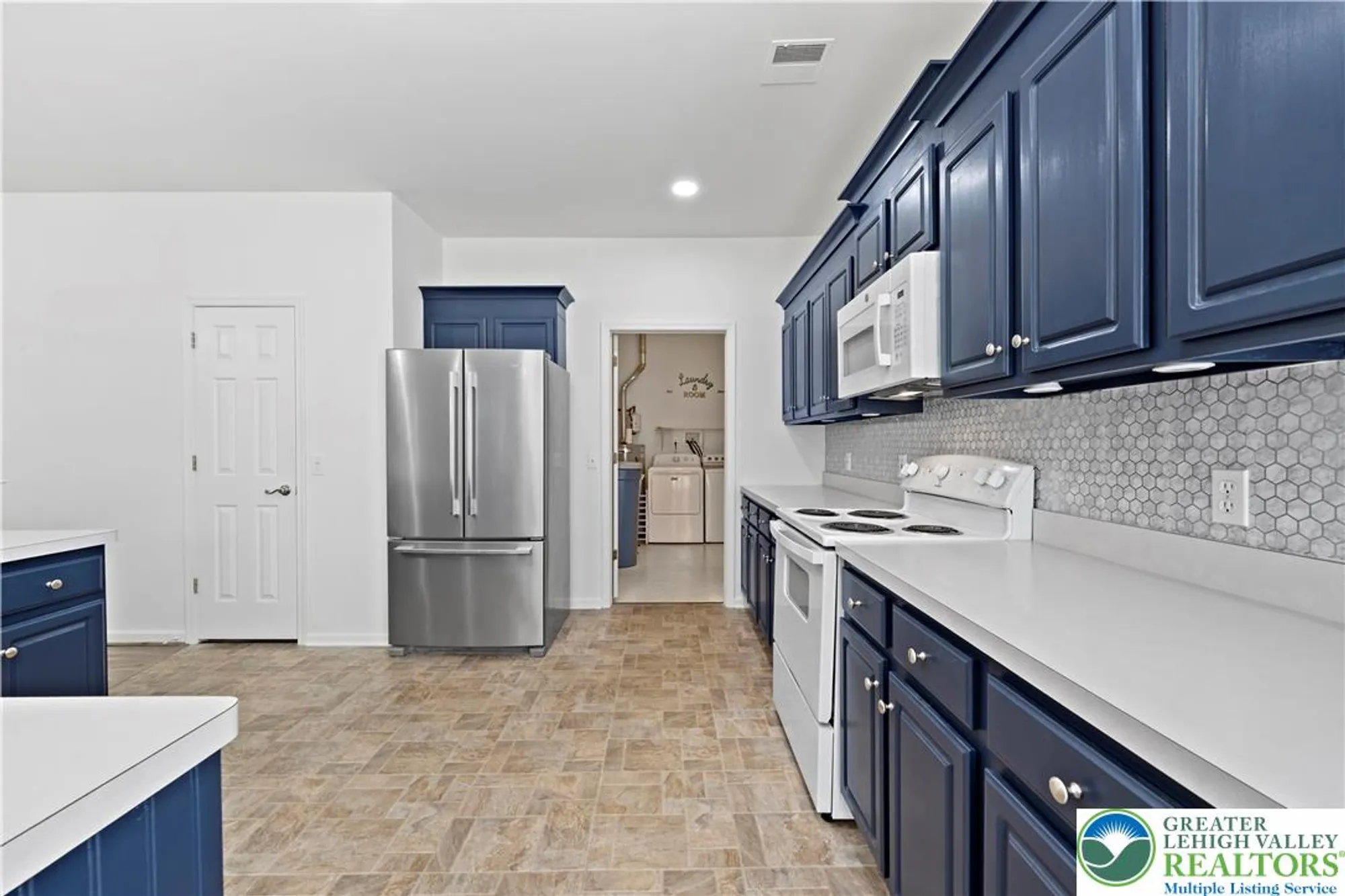 Property Slideshow image 13 of 27 | 4762 steeplechase dr, Macungie, PA, 18062