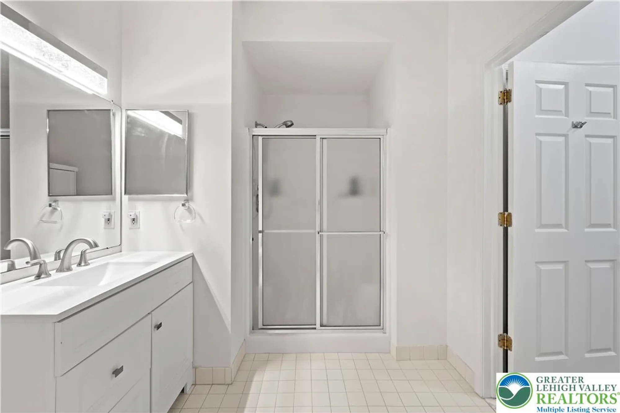 Property Slideshow image 20 of 27 | 4762 steeplechase dr, Macungie, PA, 18062