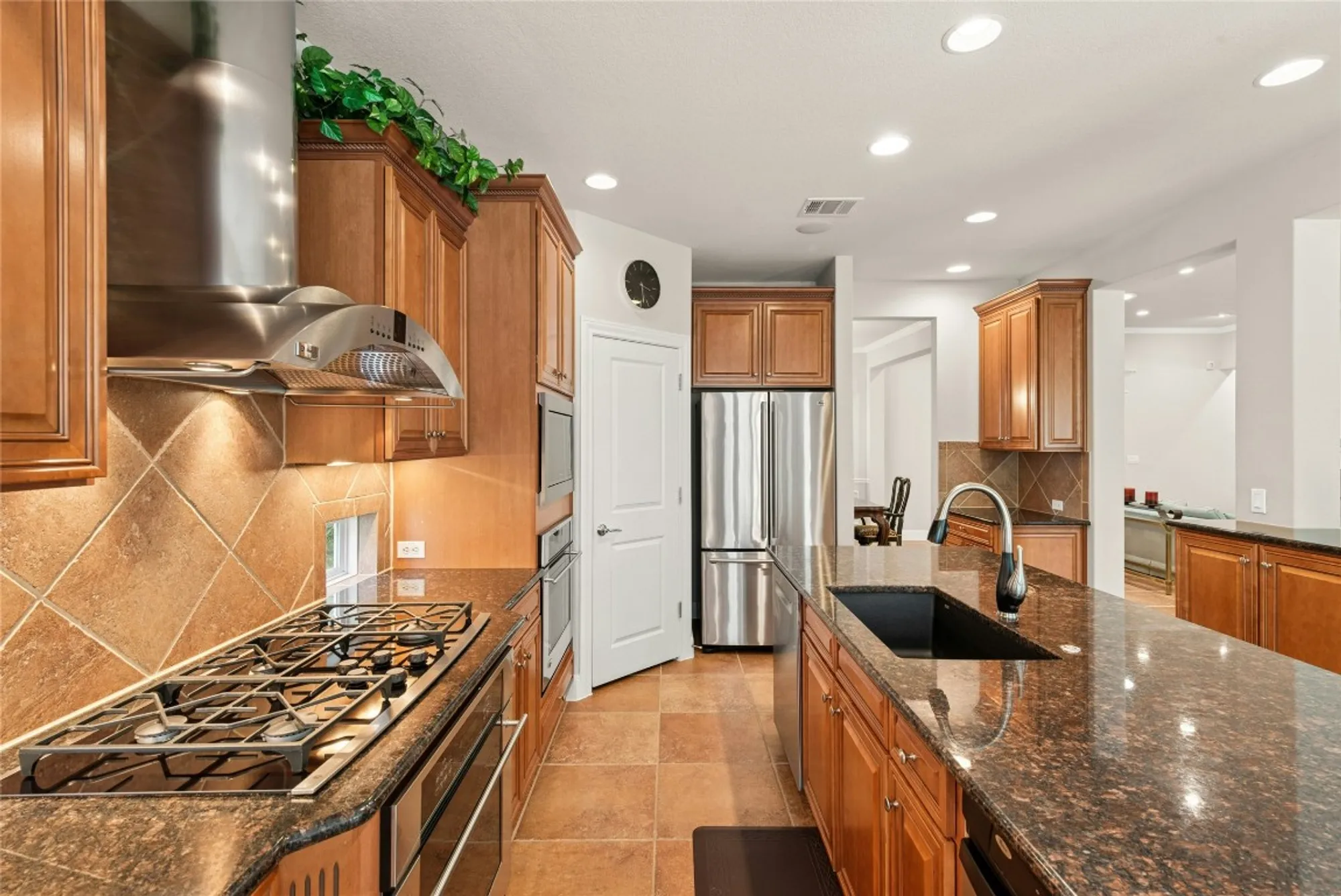 Property Slideshow image 12 of 40 | 215 goose island dr, Georgetown, TX, 78633