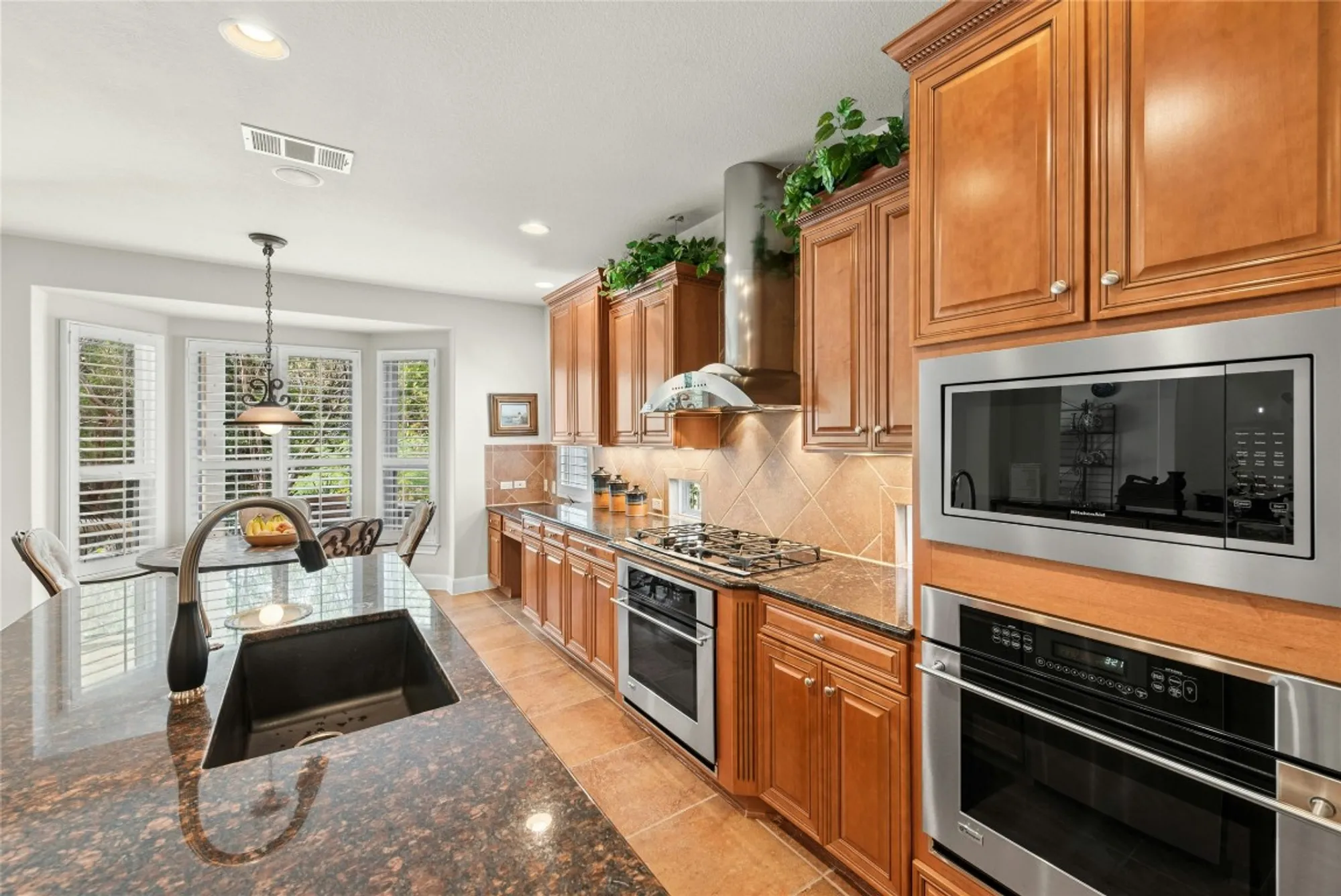 Property Slideshow image 13 of 40 | 215 goose island dr, Georgetown, TX, 78633