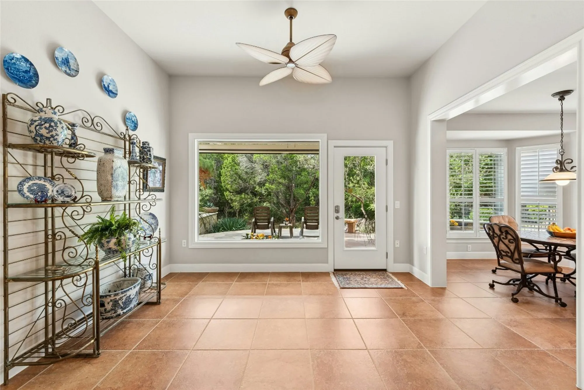 Property Slideshow image 8 of 40 | 215 goose island dr, Georgetown, TX, 78633