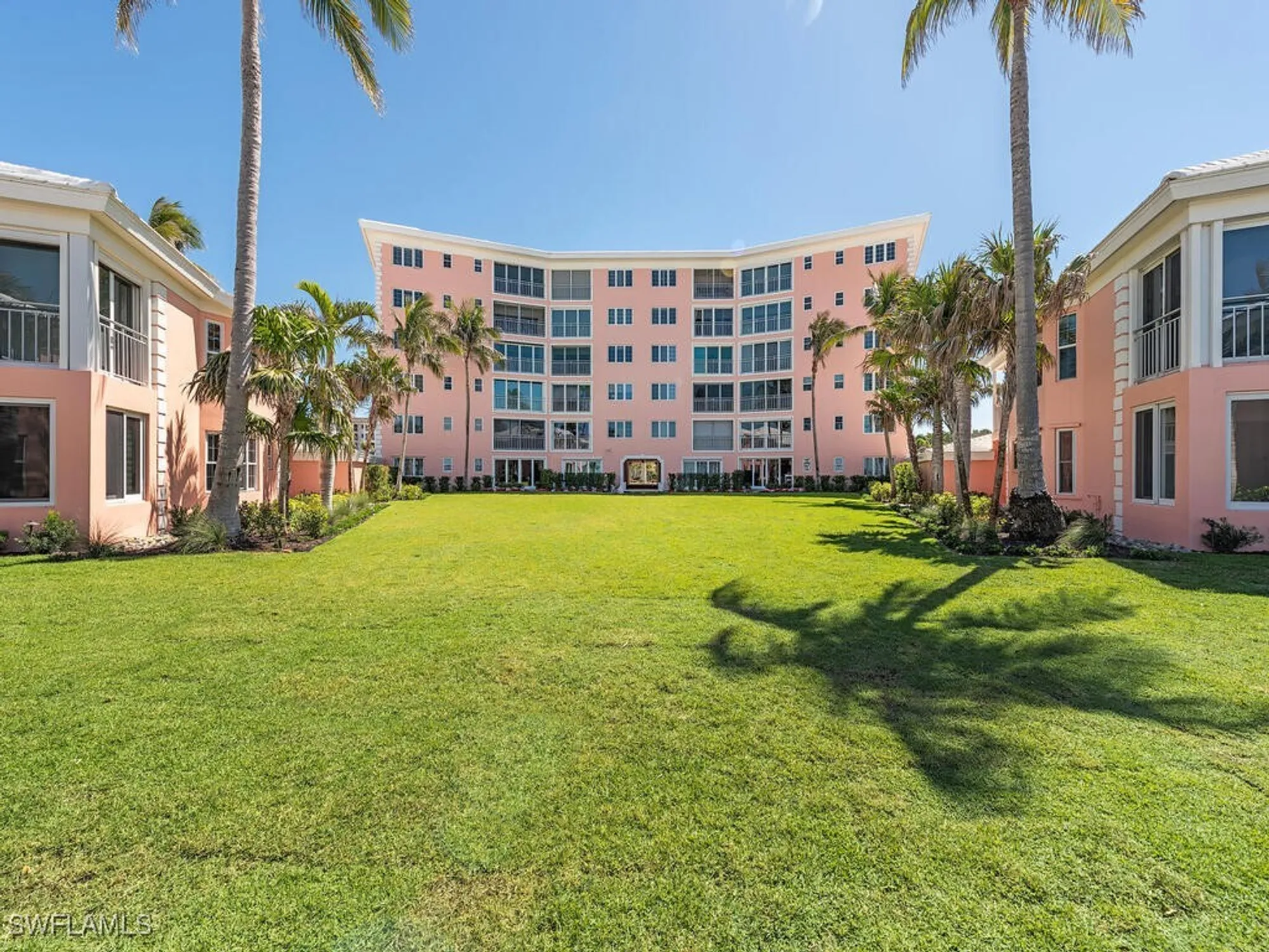 Property Slideshow image 15 of 16 | 2401 gulf shore blvd n villa 6, Naples, FL, 34103