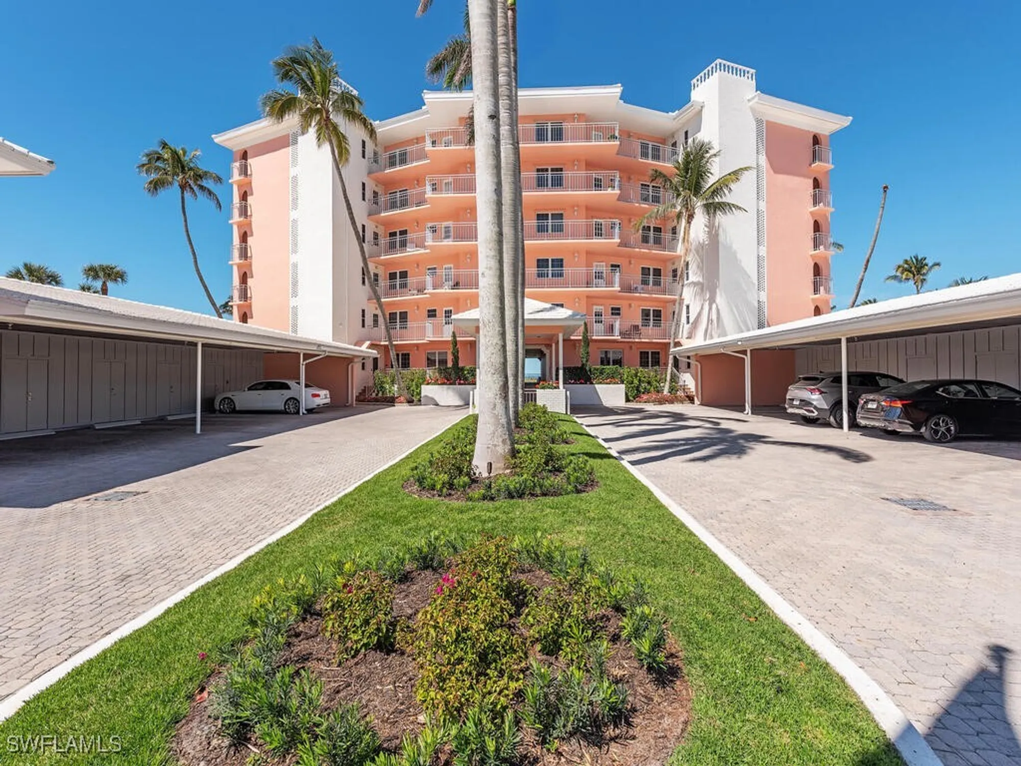 Property Slideshow image 16 of 16 | 2401 gulf shore blvd n villa 6, Naples, FL, 34103