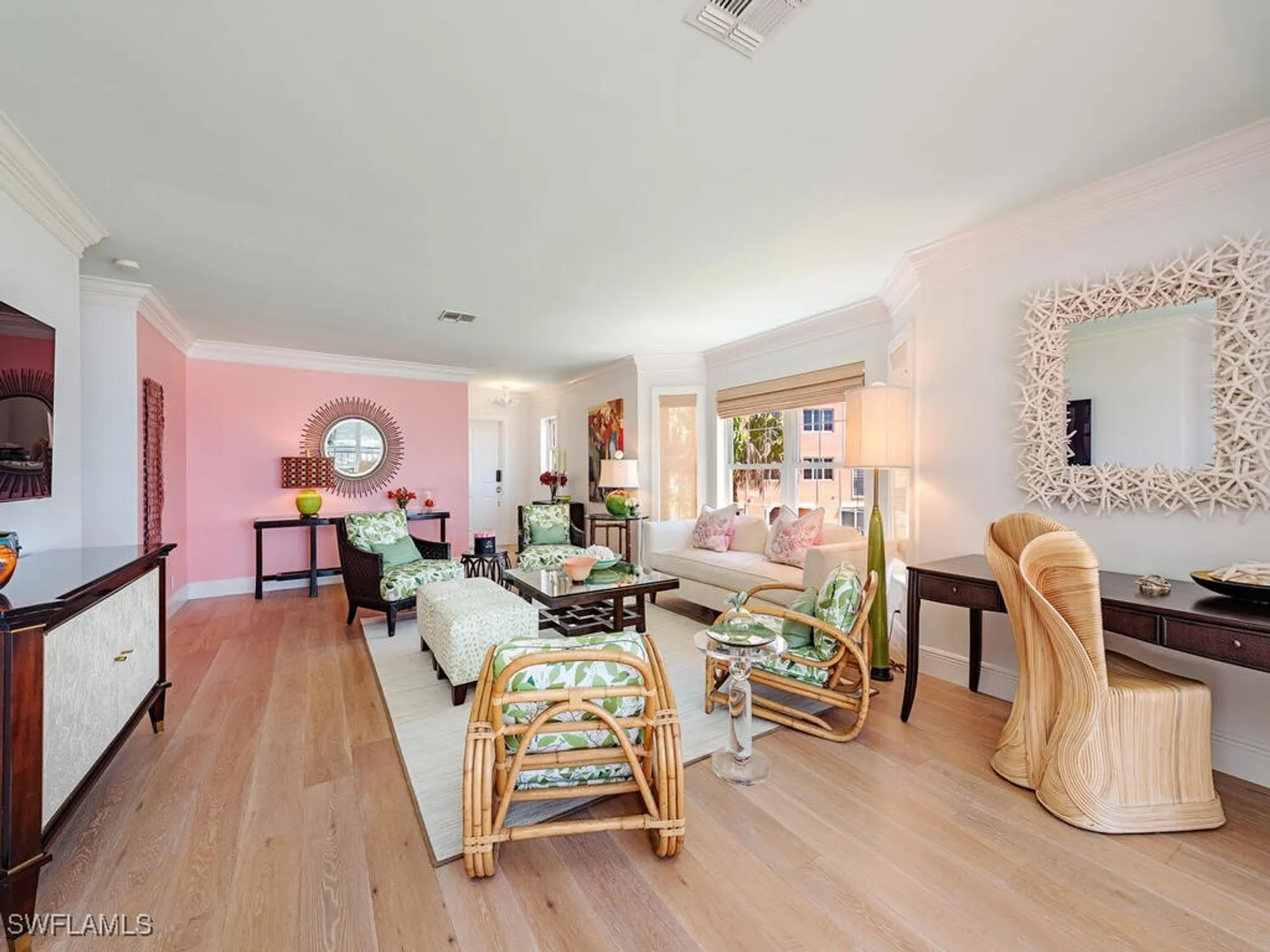 Property Slideshow image 5 of 16 | 2401 gulf shore blvd n villa 6, Naples, FL, 34103