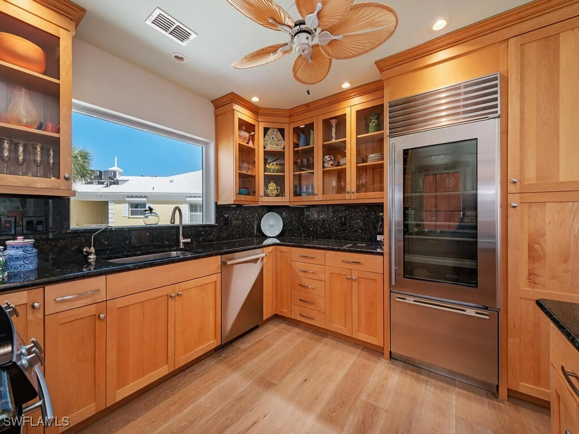 Property Slideshow image 7 of 16 | 2401 gulf shore blvd n villa 6, Naples, FL, 34103