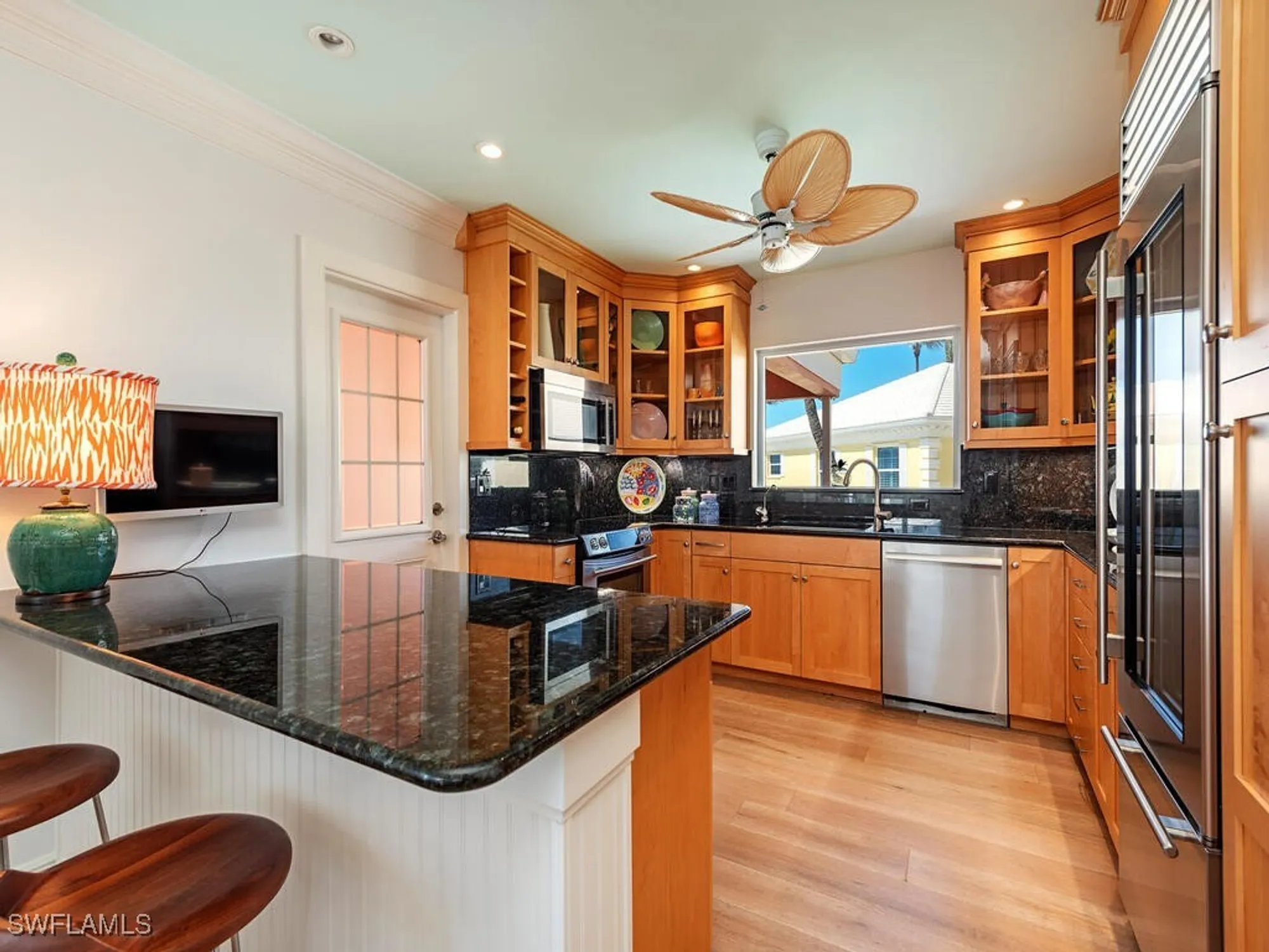 Property Slideshow image 8 of 16 | 2401 gulf shore blvd n villa 6, Naples, FL, 34103