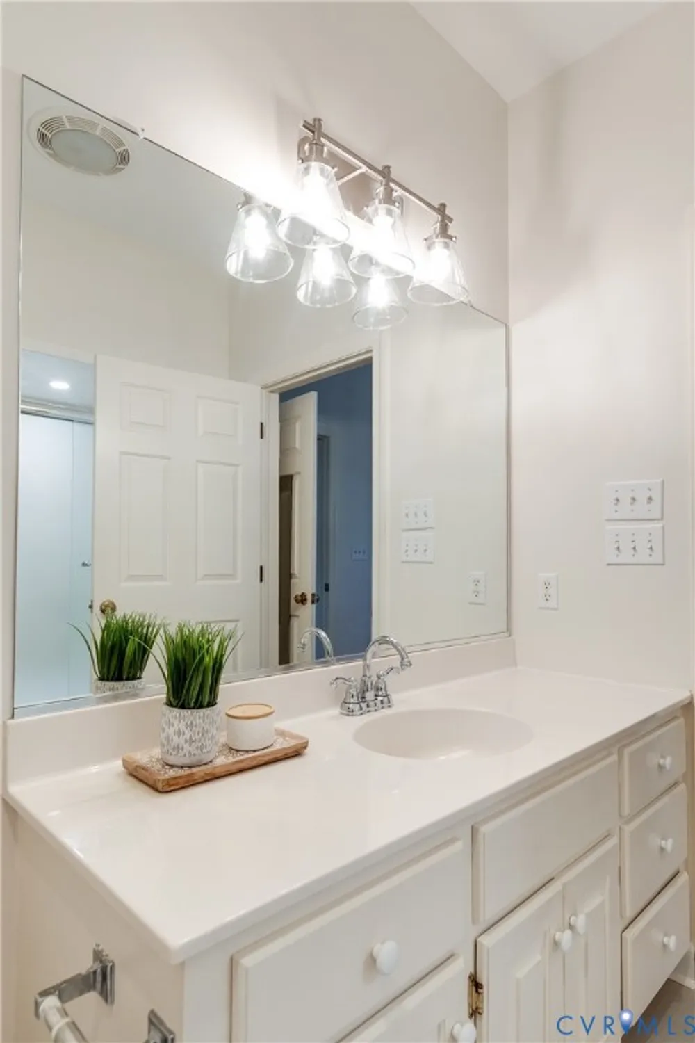 Property Slideshow image 23 of 34 | 4903 waycrest ter, North Chesterfield, VA, 23234