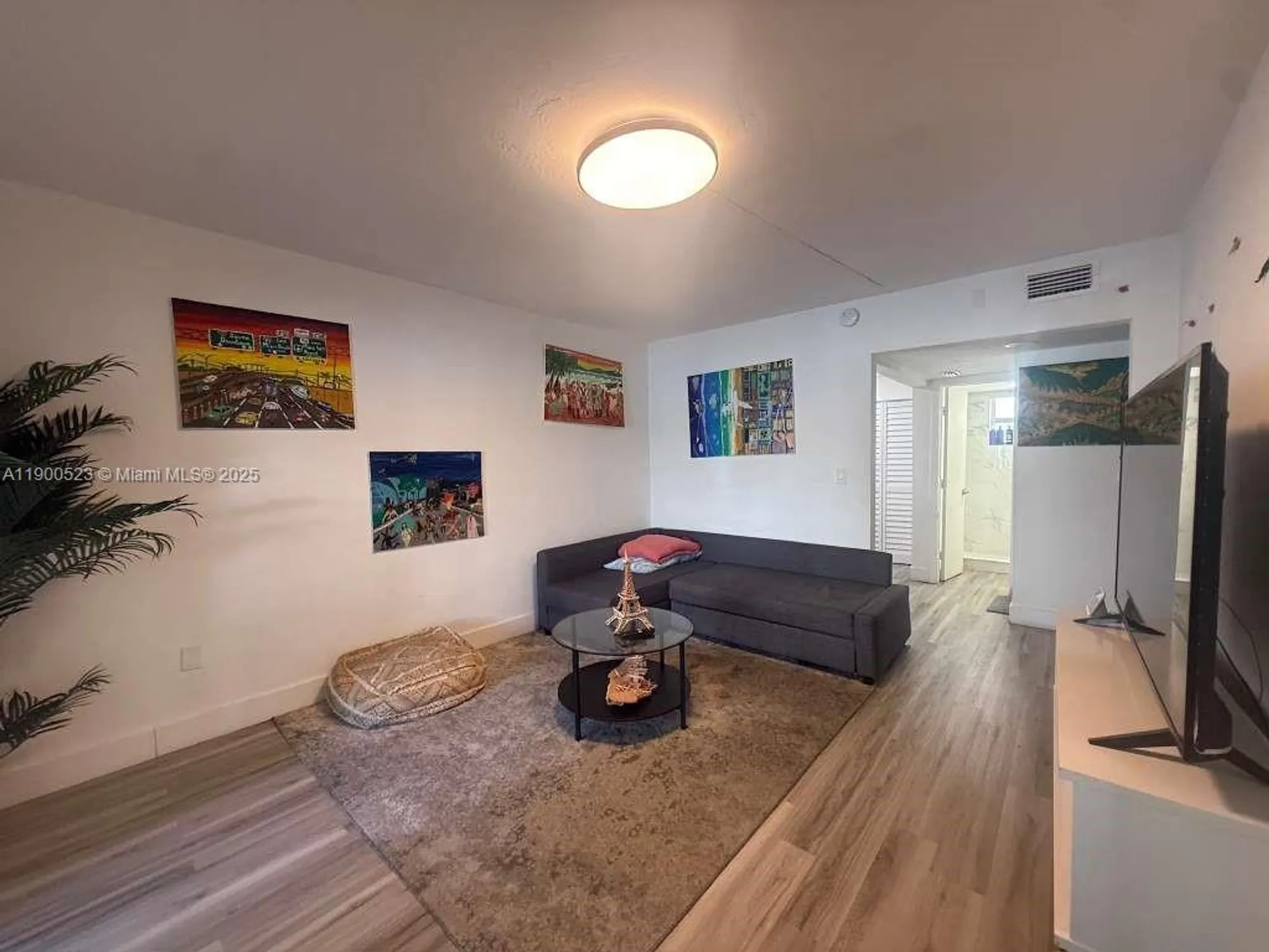 Property Slideshow image 8 of 18 | 18900 ne 3rd ct apt 509, Miami, FL, 33179