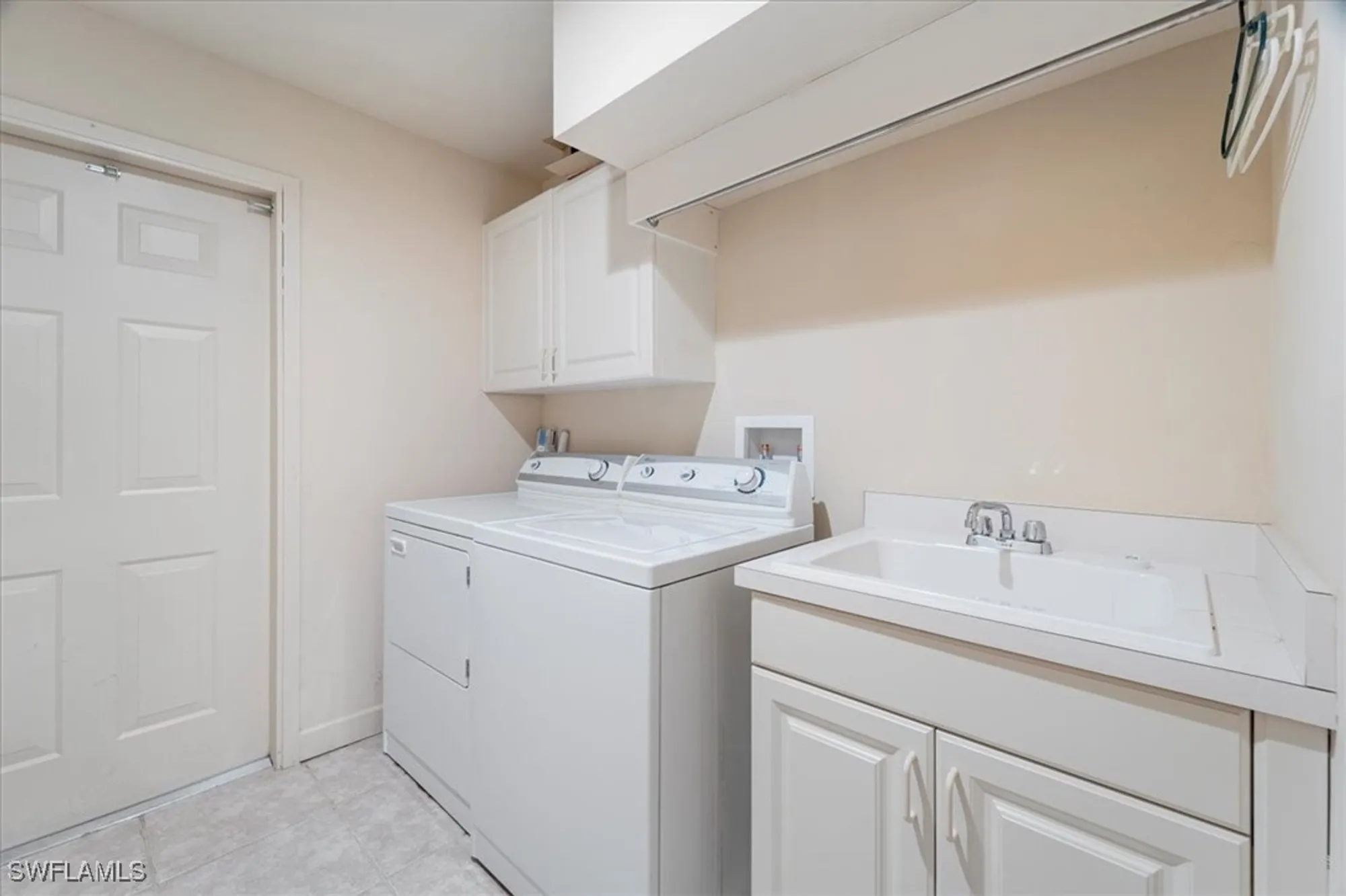 Property Slideshow image 23 of 44 | 20290 burnside pl 1101, Estero, FL, 33928