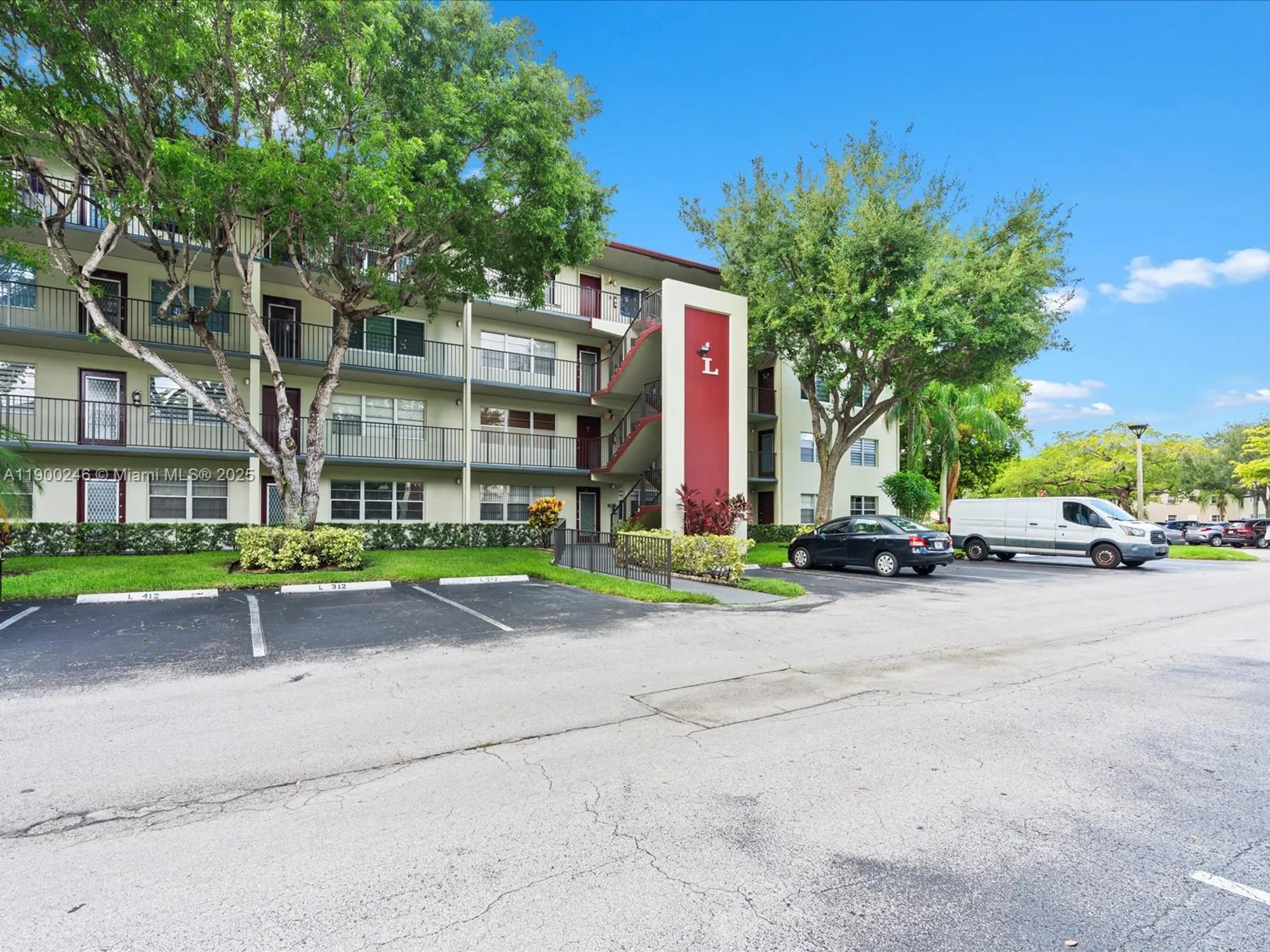 Property Slideshow image 19 of 20 | 13250 sw 7th ct 317l, Pembroke Pines, FL, 33027