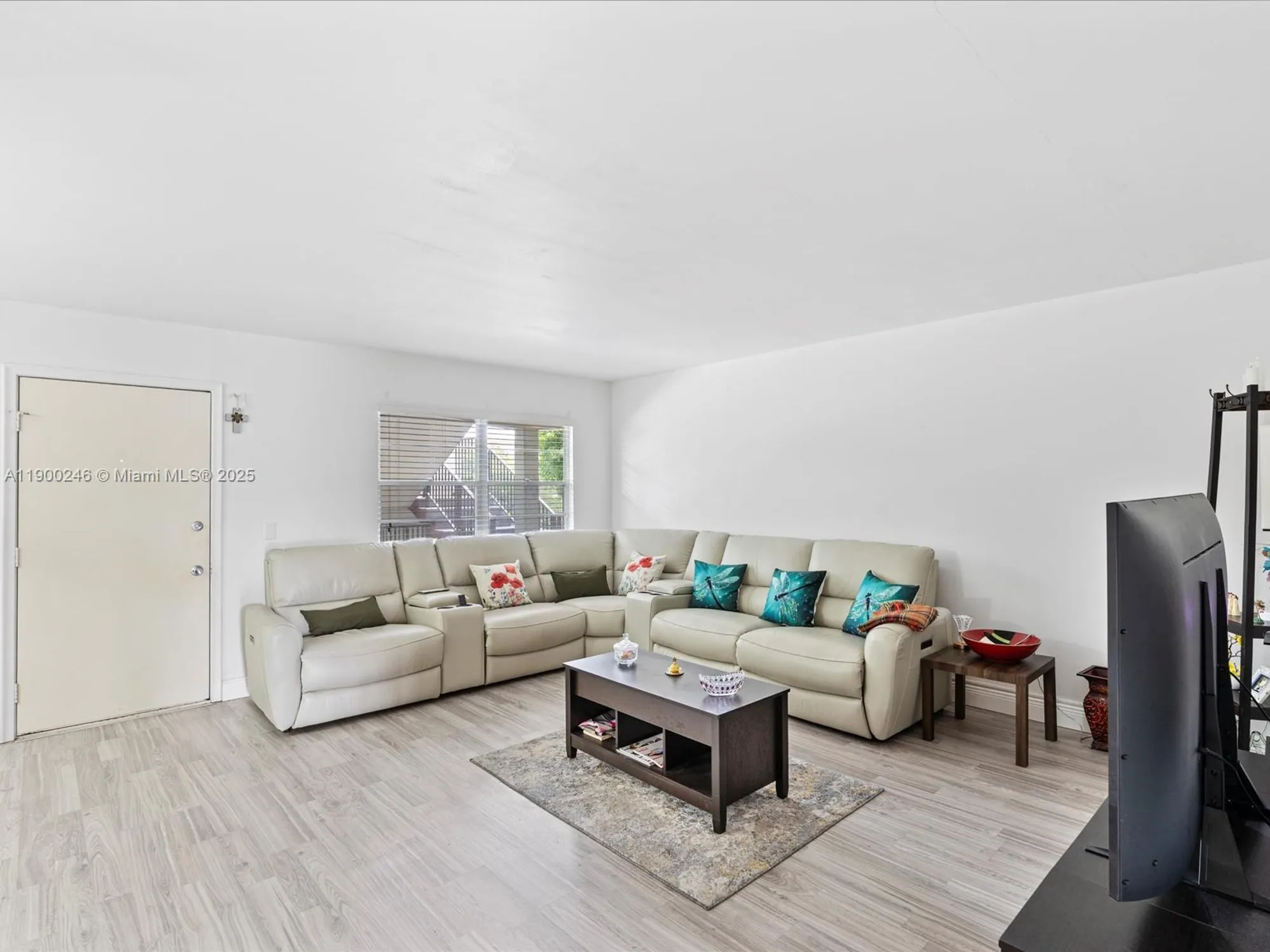 Property Slideshow image 5 of 20 | 13250 sw 7th ct 317l, Pembroke Pines, FL, 33027