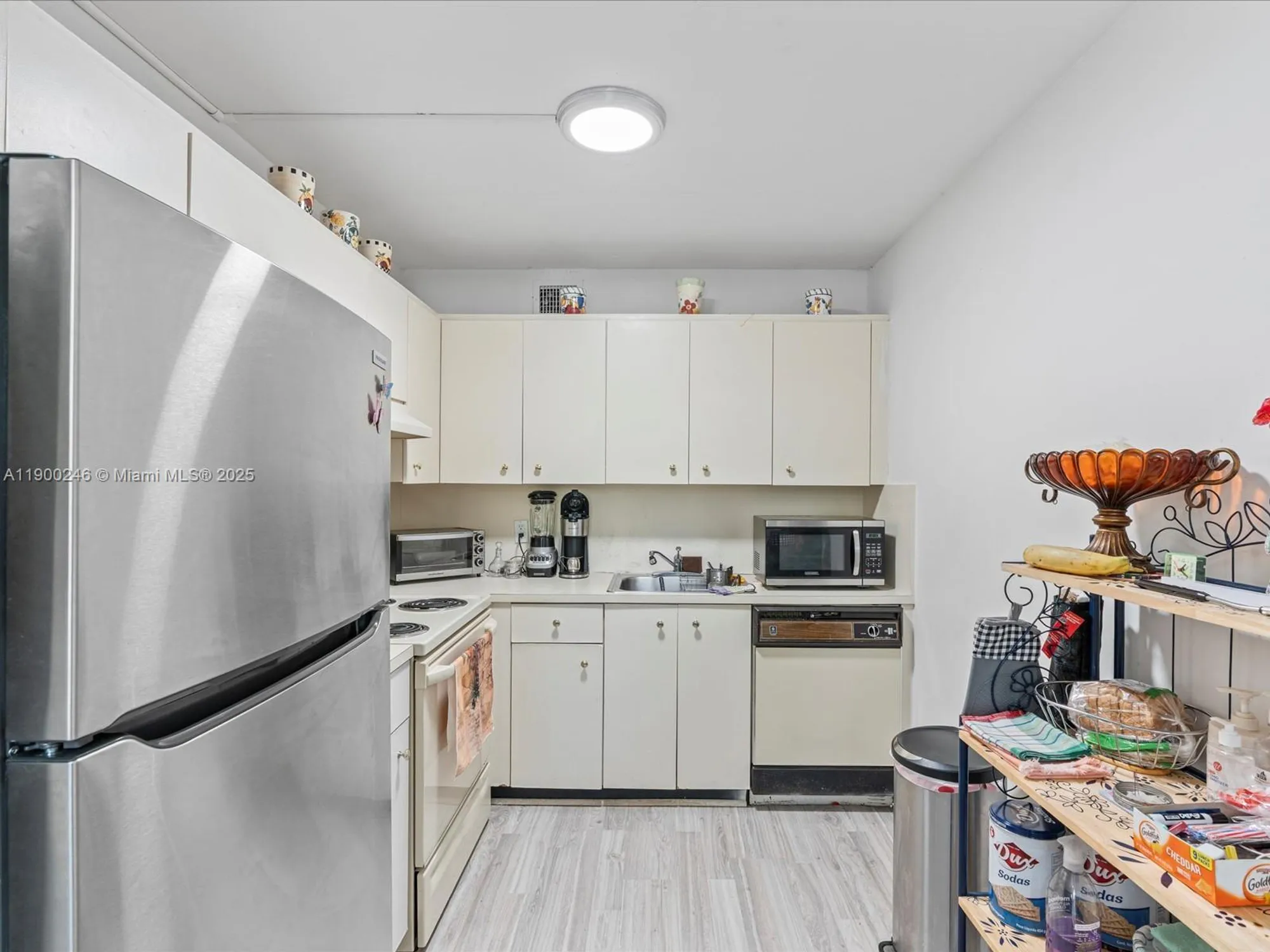 Property Slideshow image 9 of 20 | 13250 sw 7th ct 317l, Pembroke Pines, FL, 33027