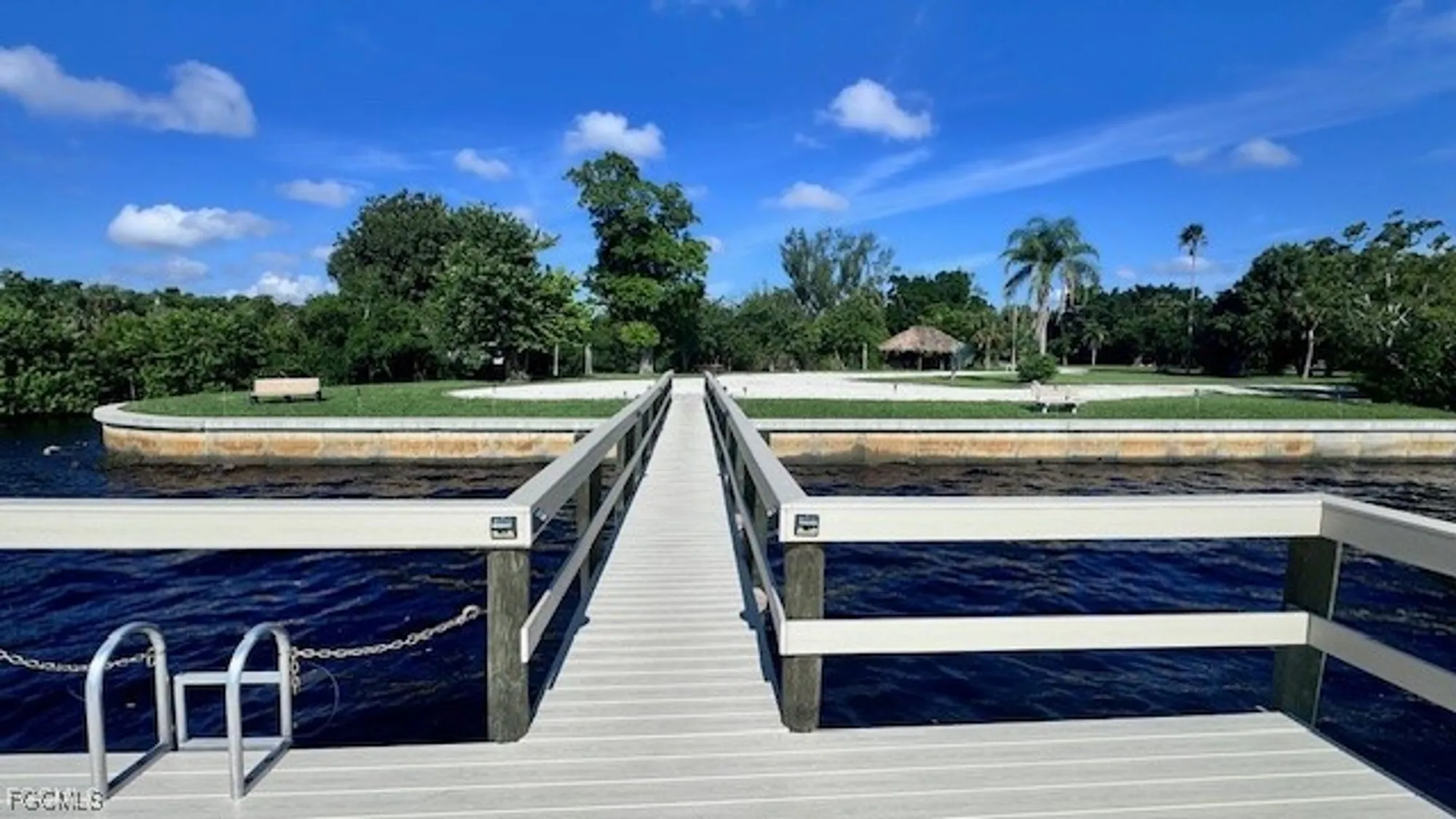 Property Slideshow image 20 of 31 | 5529 sir walter way, North Fort Myers, FL, 33917