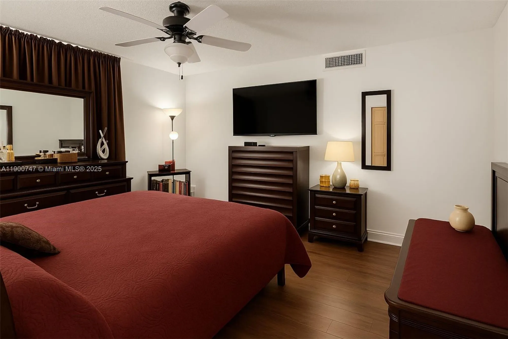 Property Slideshow image 6 of 10 | 6300 nw 62nd st 101, Tamarac, FL, 33319