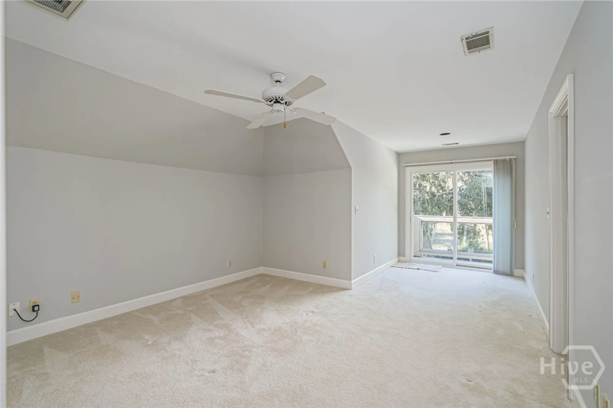 Property Slideshow image 22 of 39 | 1 bishopwood ct, Savannah, GA, 31411