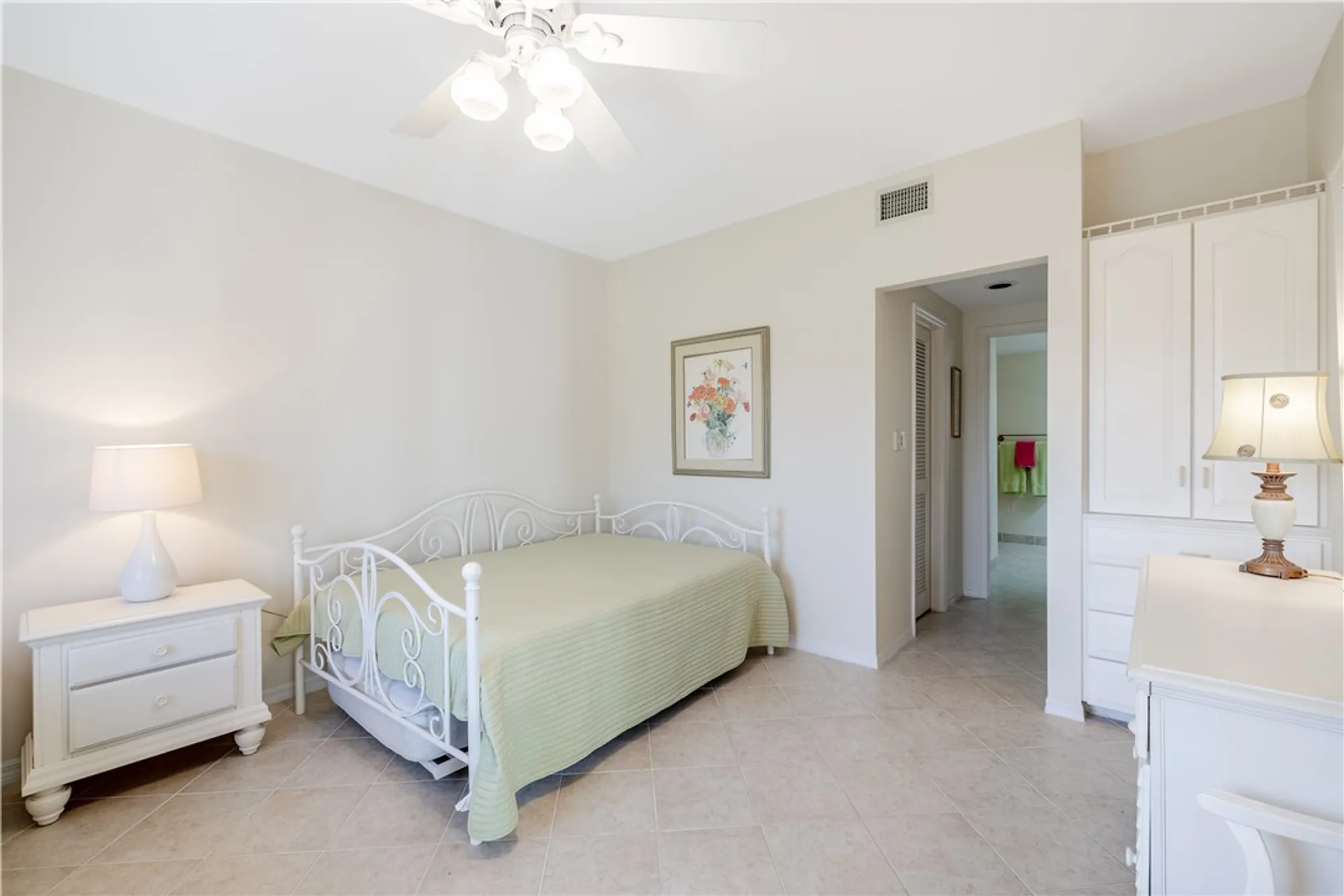 Property Slideshow image 19 of 31 | 5060 harmony cir 204, Vero Beach, FL, 32967