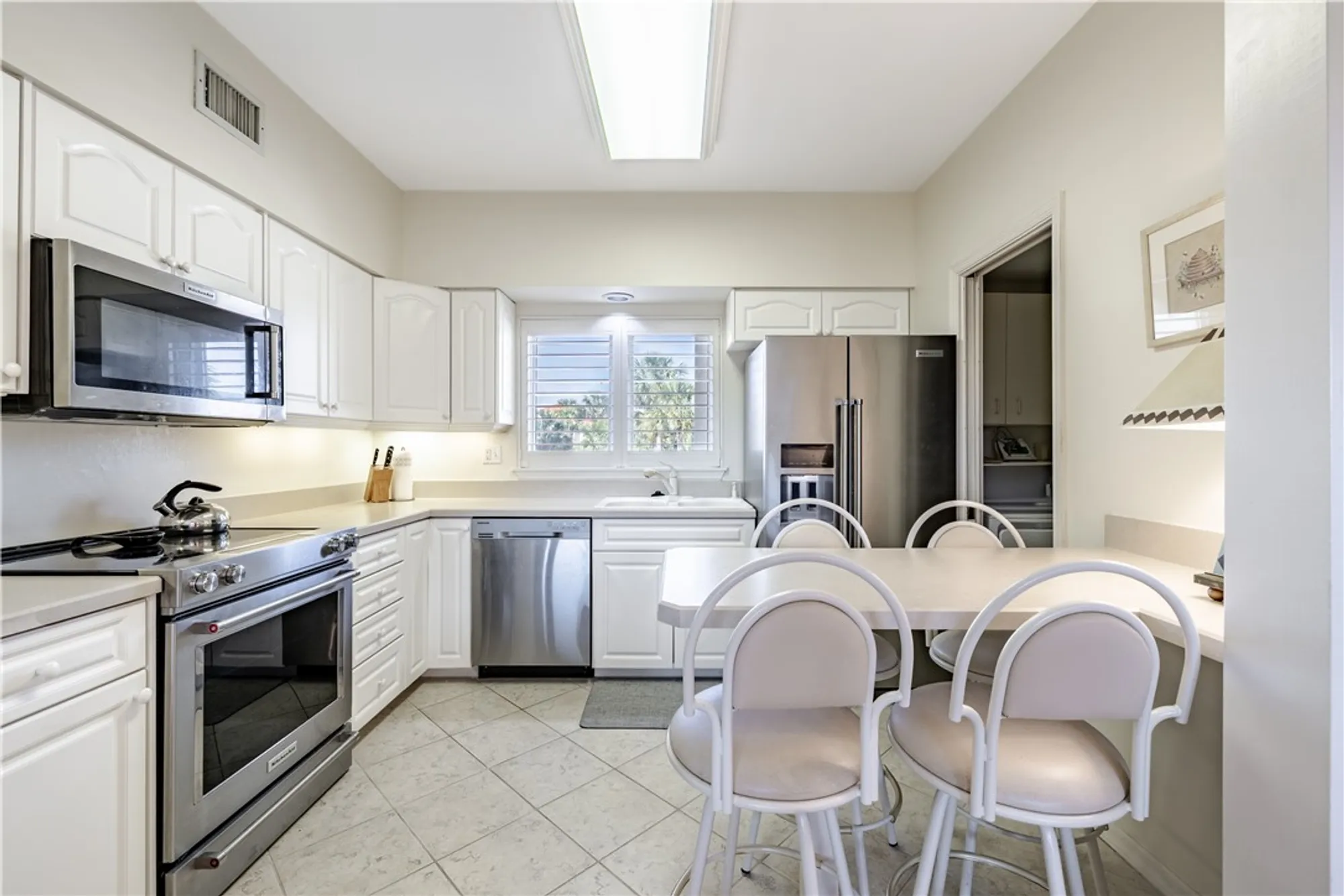 Property Slideshow image 11 of 31 | 5060 harmony cir 204, Vero Beach, FL, 32967
