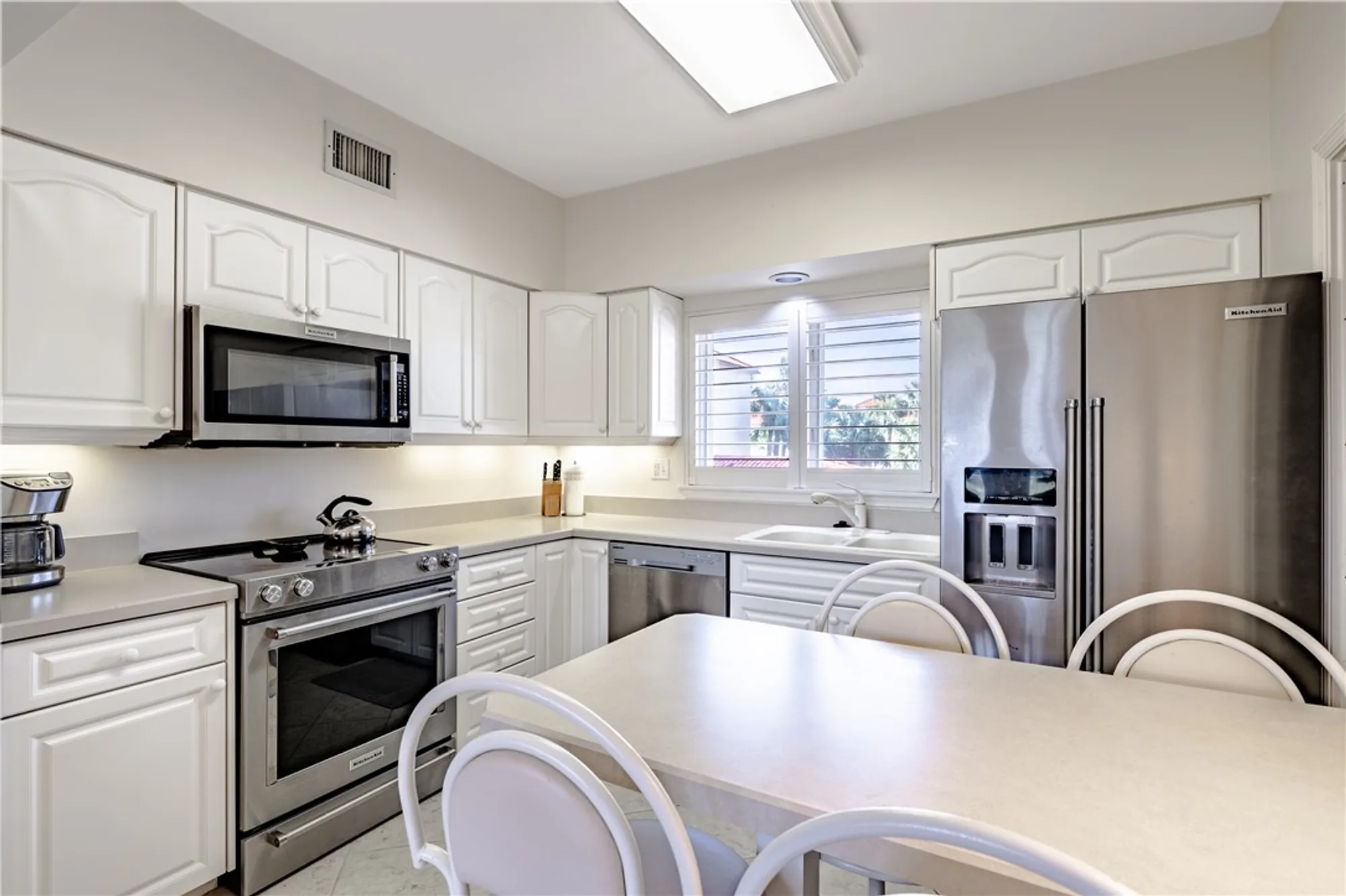 Property Slideshow image 12 of 31 | 5060 harmony cir 204, Vero Beach, FL, 32967