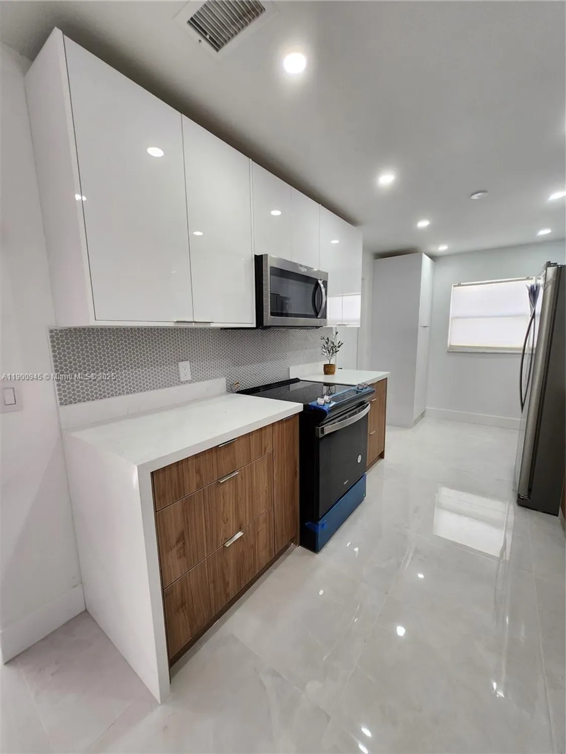 Property Slideshow image 17 of 39 | 1254 nw 82nd ave, Plantation, FL, 33322