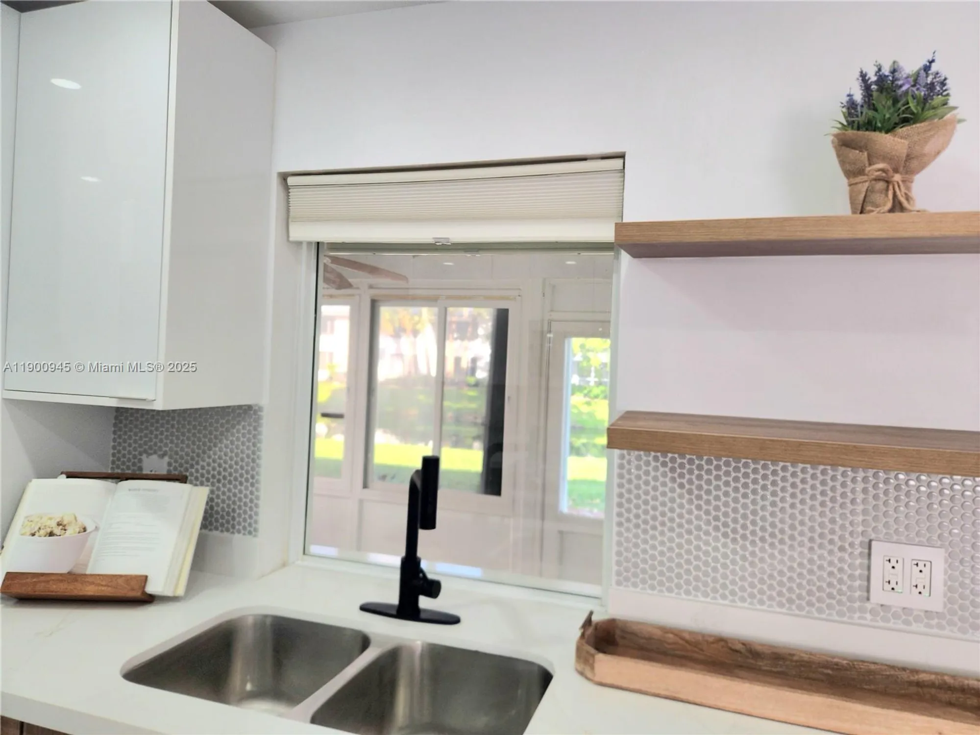 Property Slideshow image 19 of 39 | 1254 nw 82nd ave, Plantation, FL, 33322