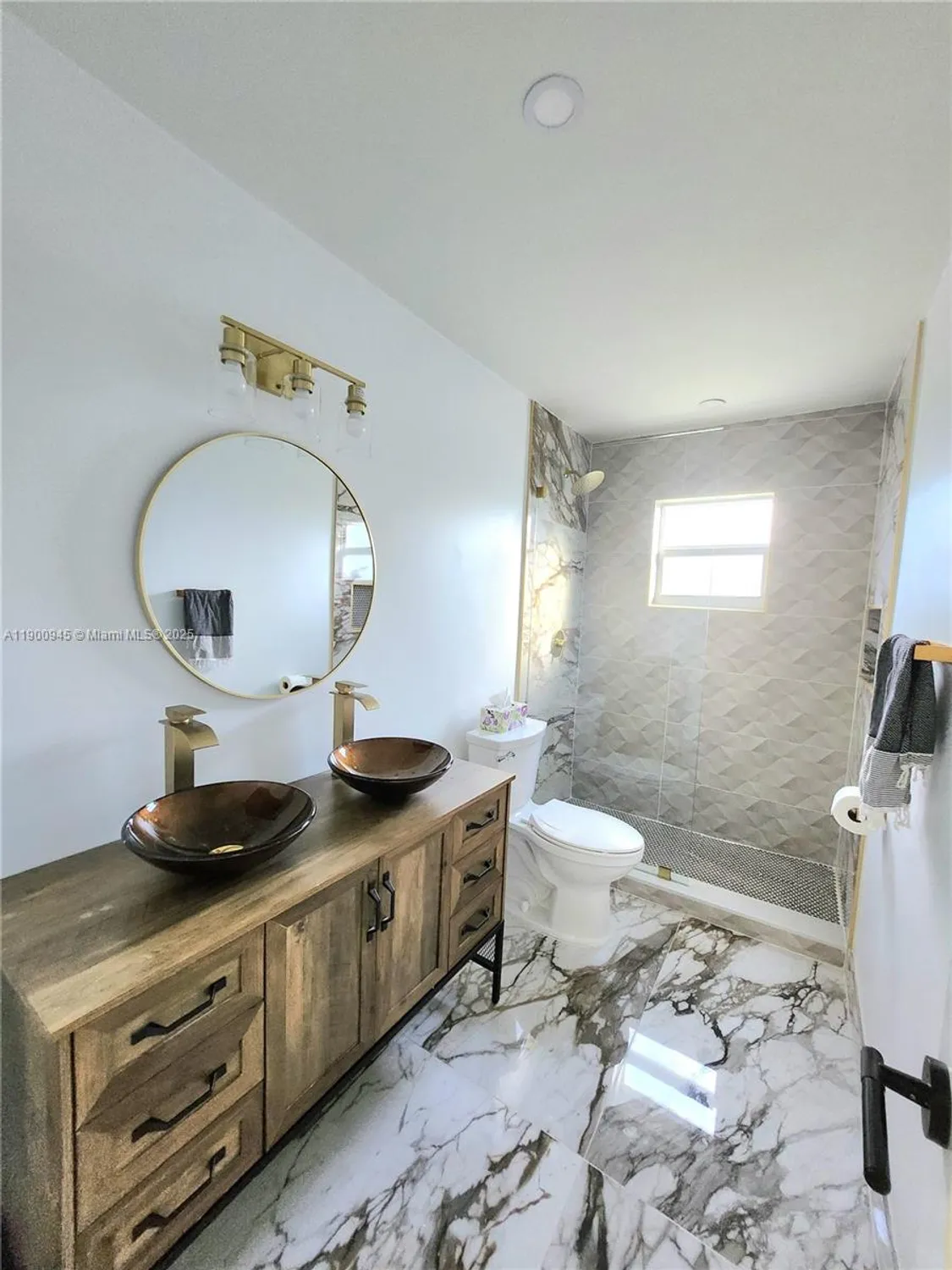 Property Slideshow image 27 of 39 | 1254 nw 82nd ave, Plantation, FL, 33322