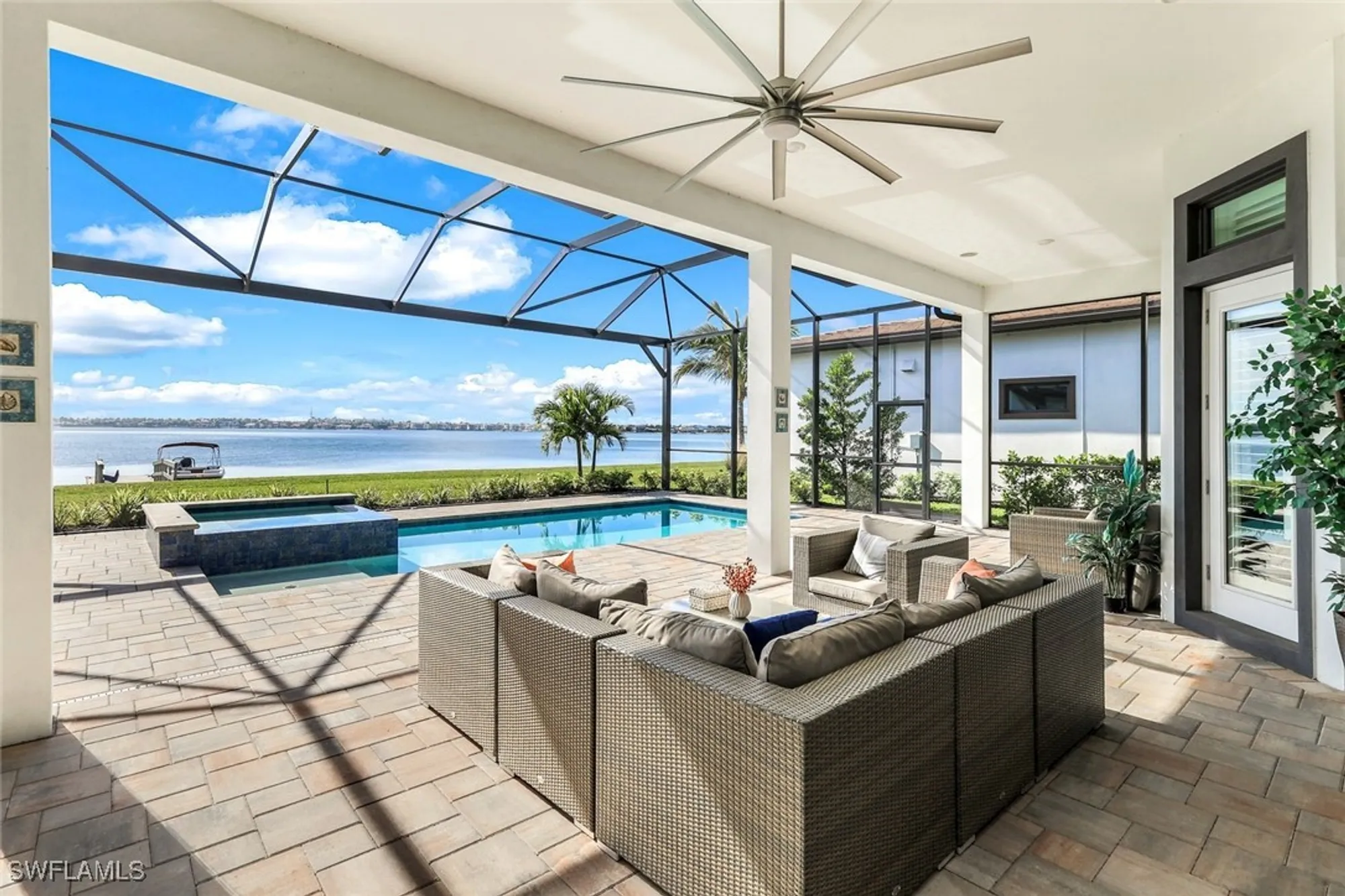 Property Slideshow image 28 of 50 | 11401 venetian lagoon dr, Fort Myers, FL, 33913