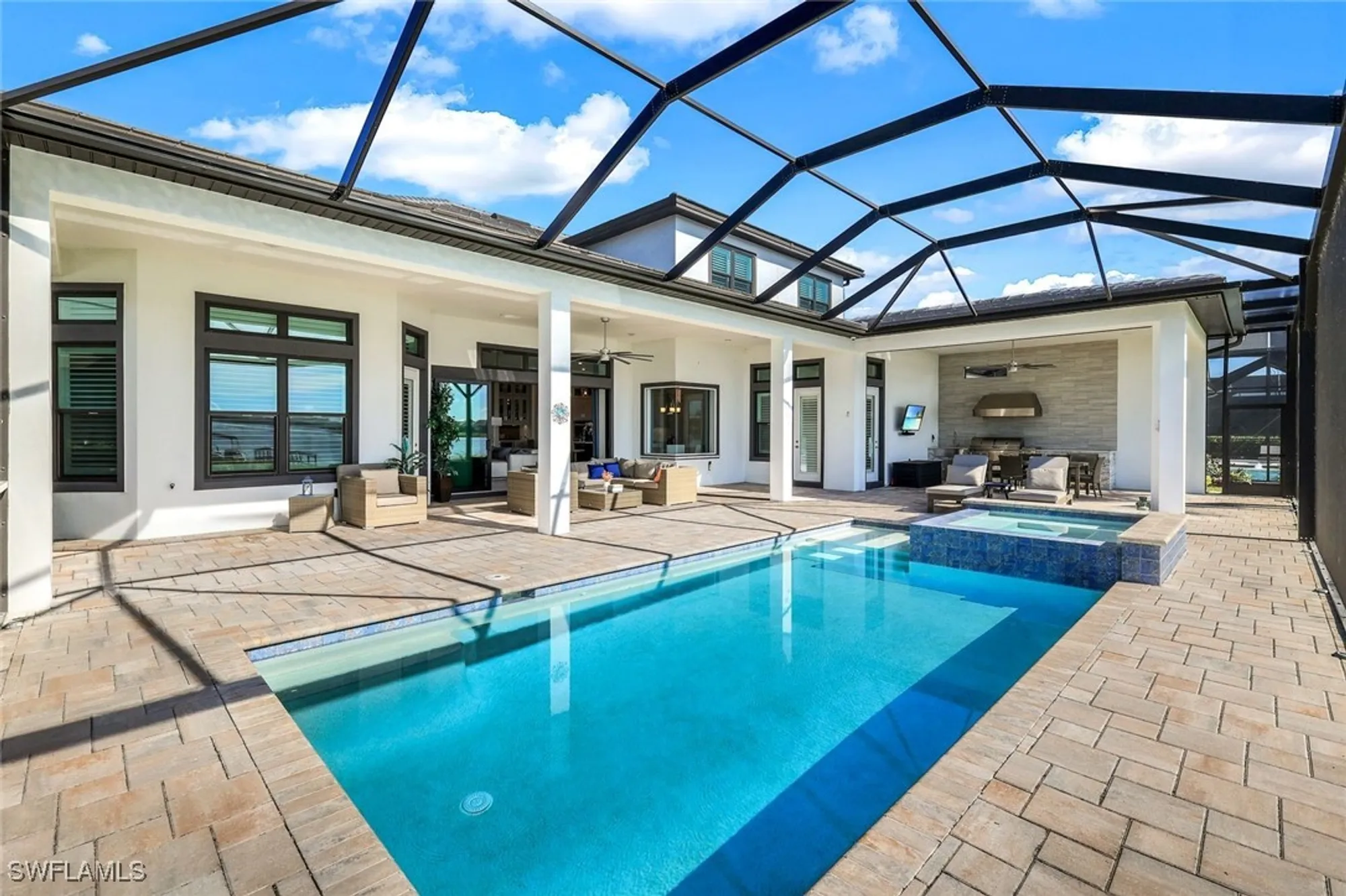 Property Slideshow image 33 of 50 | 11401 venetian lagoon dr, Fort Myers, FL, 33913