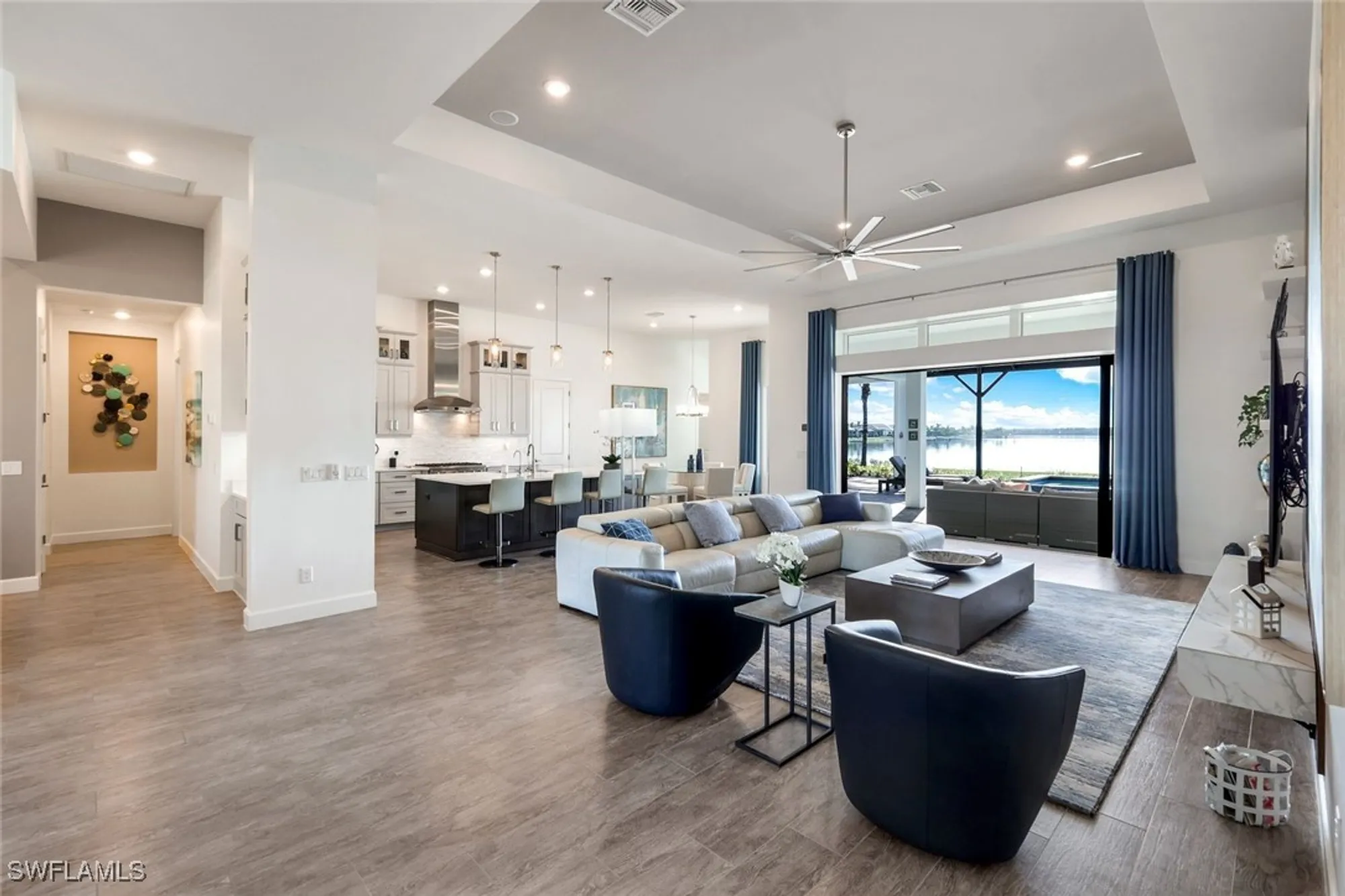 Property Slideshow image 4 of 50 | 11401 venetian lagoon dr, Fort Myers, FL, 33913