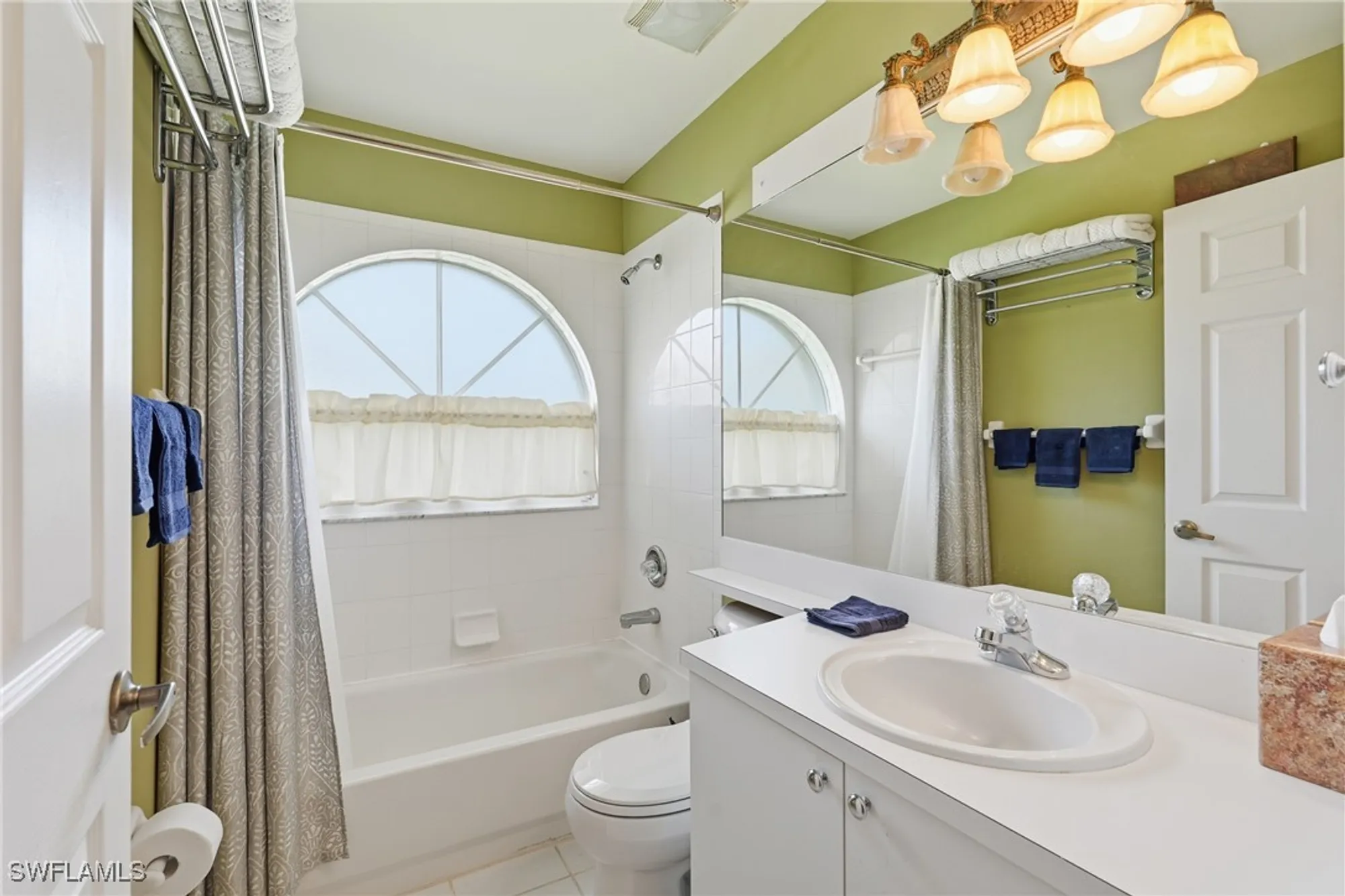 Property Slideshow image 12 of 20 | 8055 tiger cv 608, Naples, FL, 34113