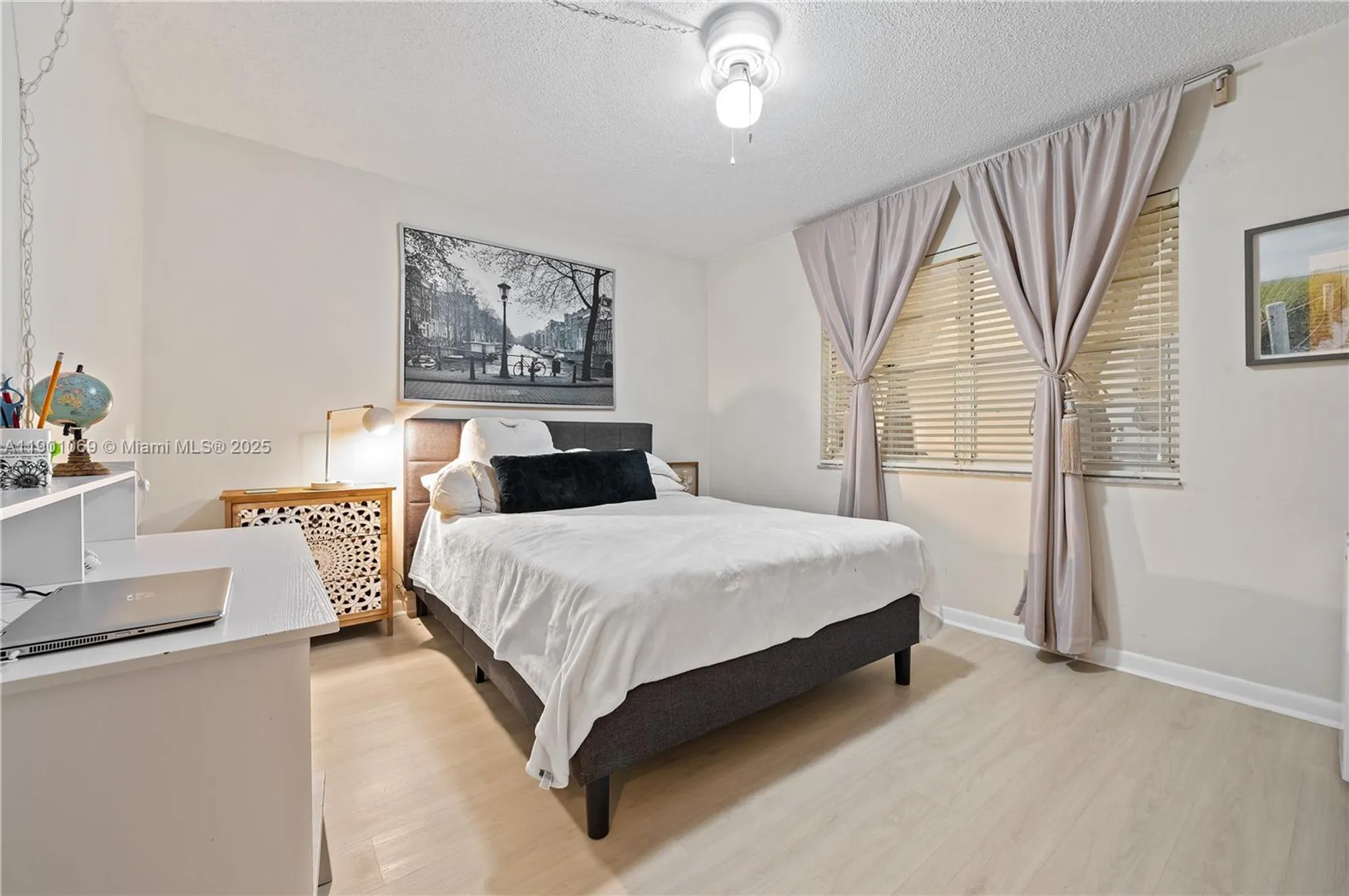 Property Slideshow image 17 of 28 | 424 se 10th st 104, Dania Beach, FL, 33004