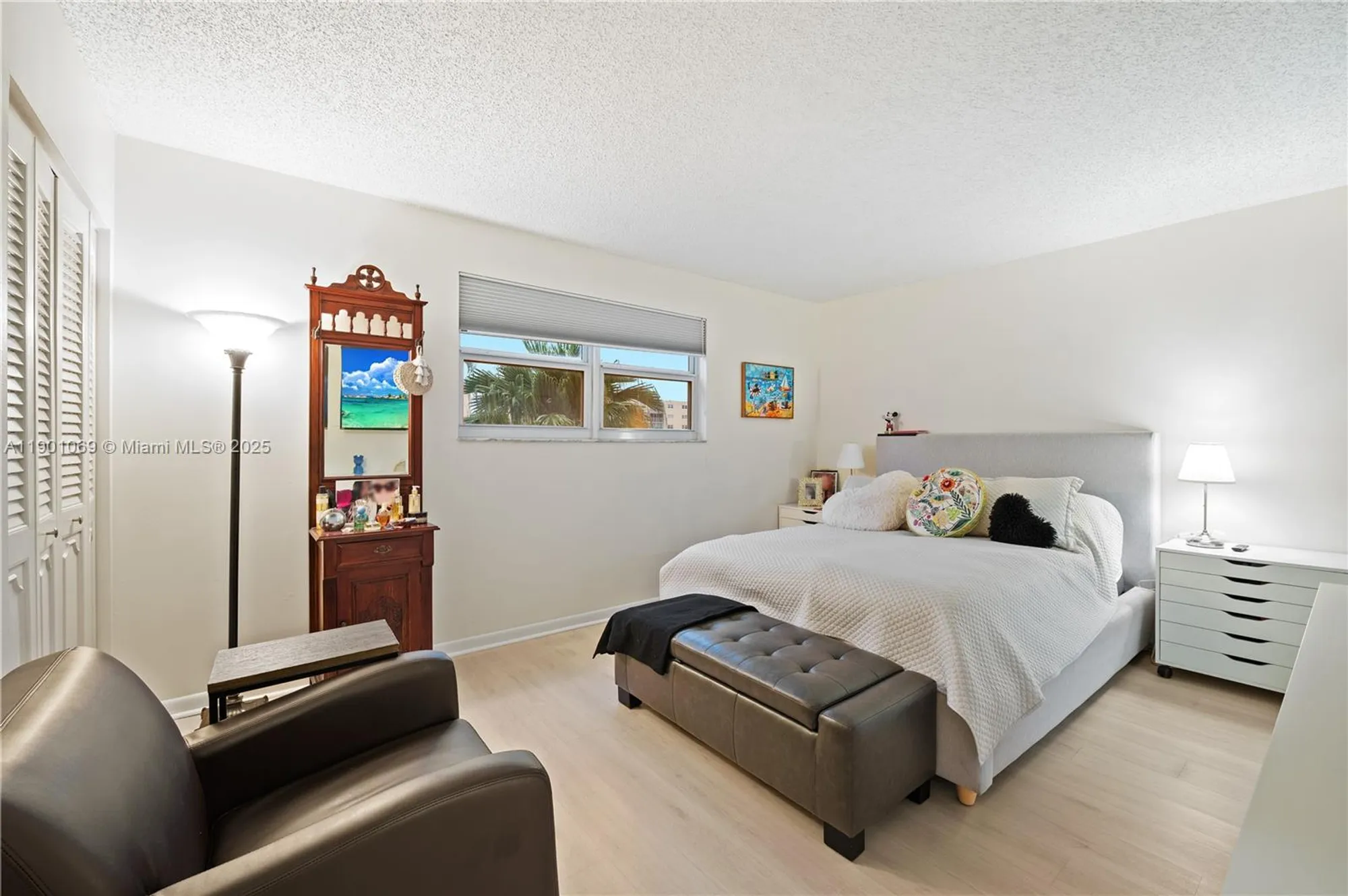 Property Slideshow image 13 of 28 | 424 se 10th st 104, Dania Beach, FL, 33004
