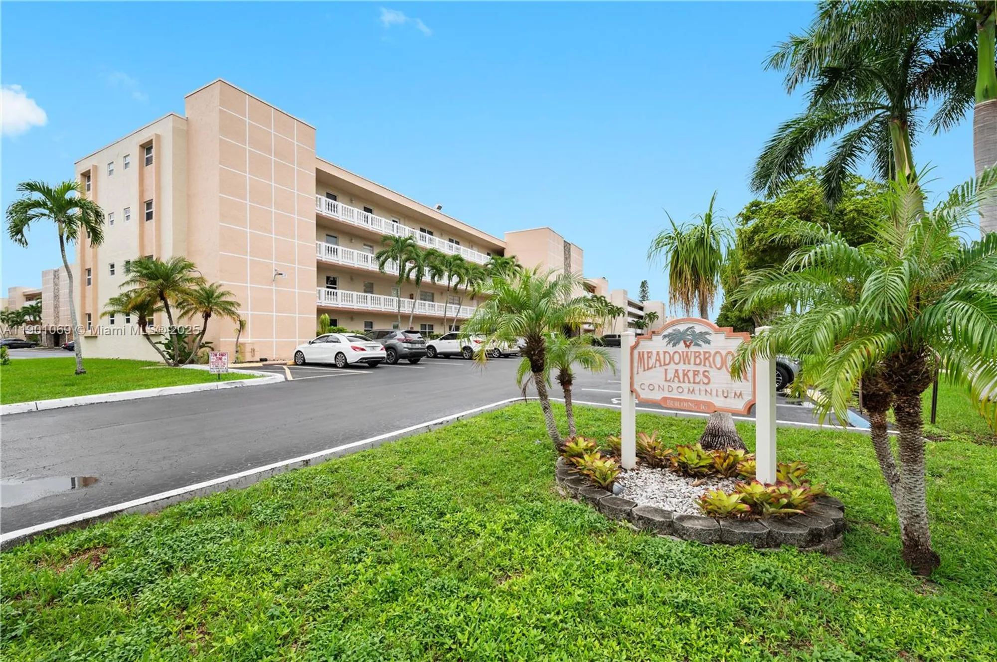 Property Slideshow image 27 of 28 | 424 se 10th st 104, Dania Beach, FL, 33004