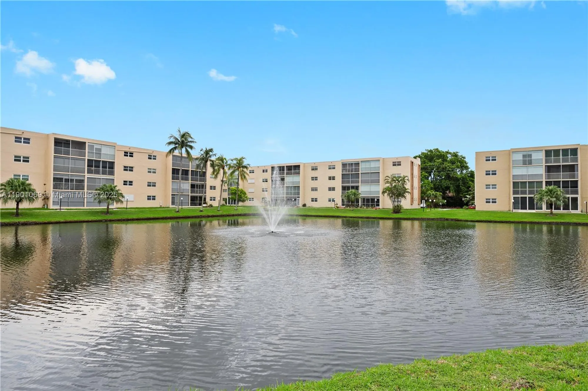 Property Slideshow image 28 of 28 | 424 se 10th st 104, Dania Beach, FL, 33004