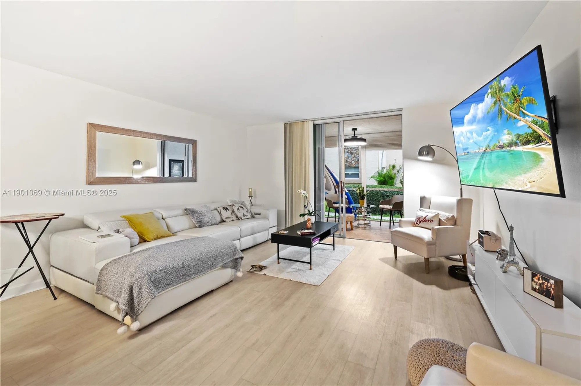 Property Slideshow image 6 of 28 | 424 se 10th st 104, Dania Beach, FL, 33004