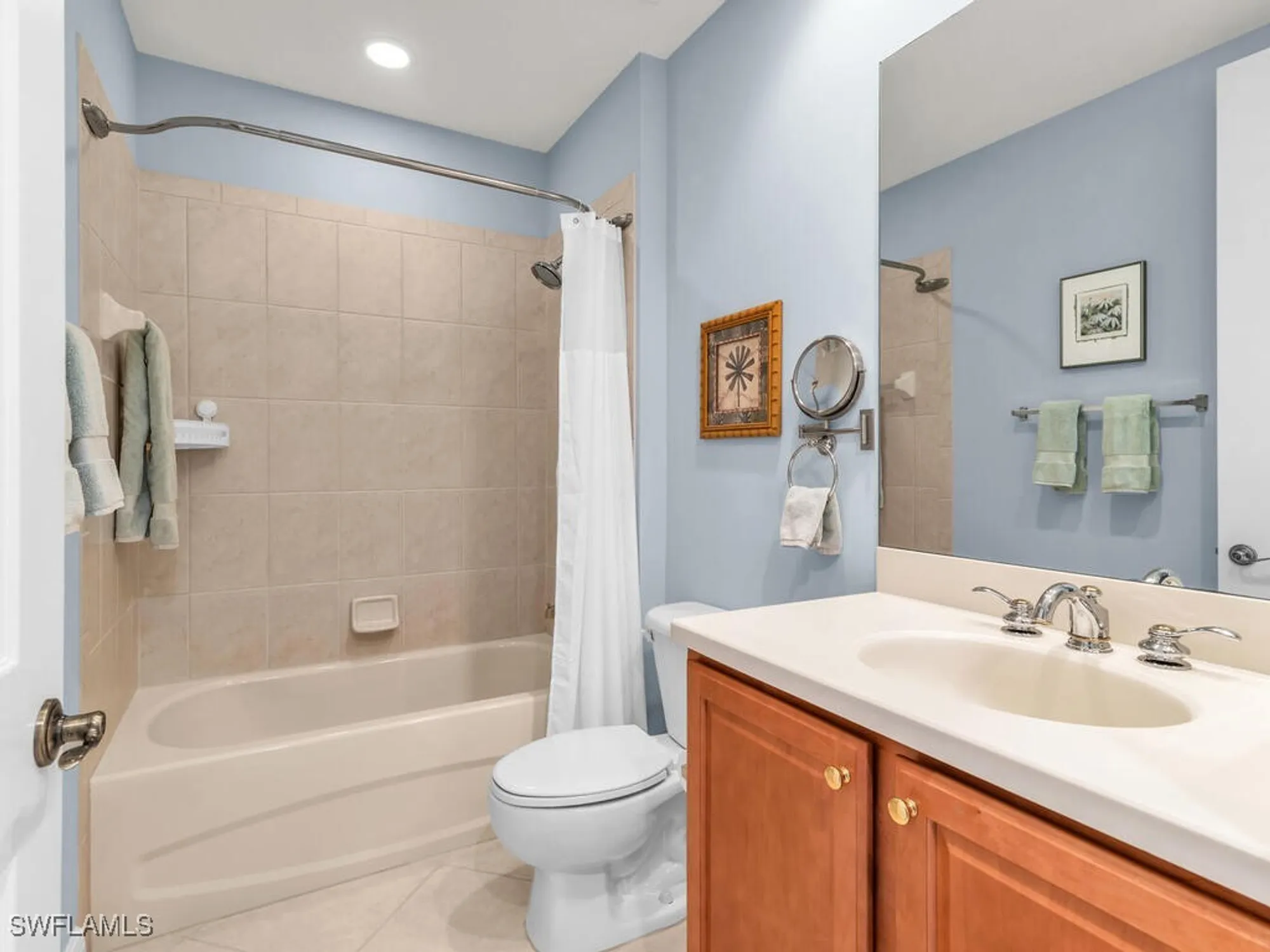 Property Slideshow image 18 of 39 | 7873 hawthorne dr unit 202, Naples, FL, 34113