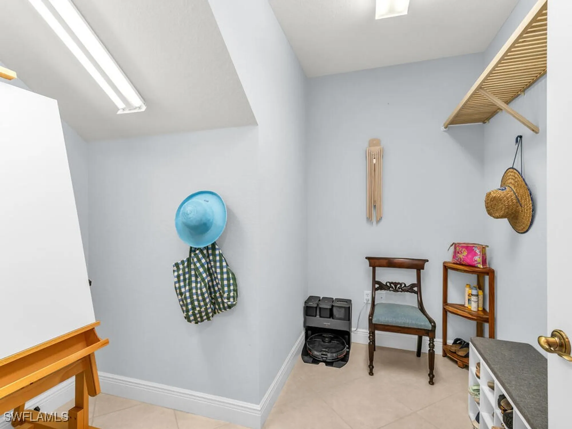 Property Slideshow image 21 of 39 | 7873 hawthorne dr unit 202, Naples, FL, 34113