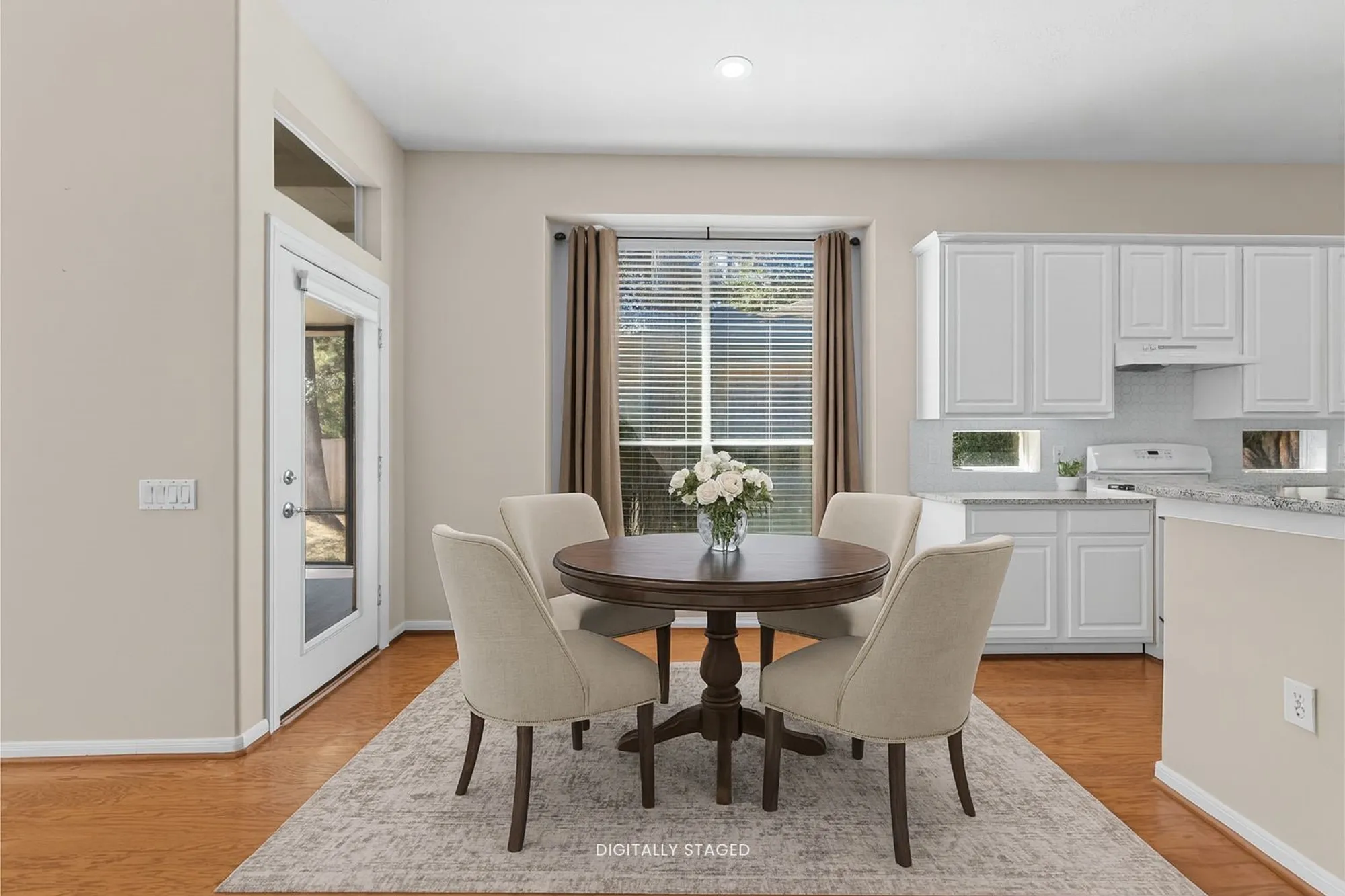 Property Slideshow image 10 of 31 | 83 robindale cir, Conroe, TX, 77384