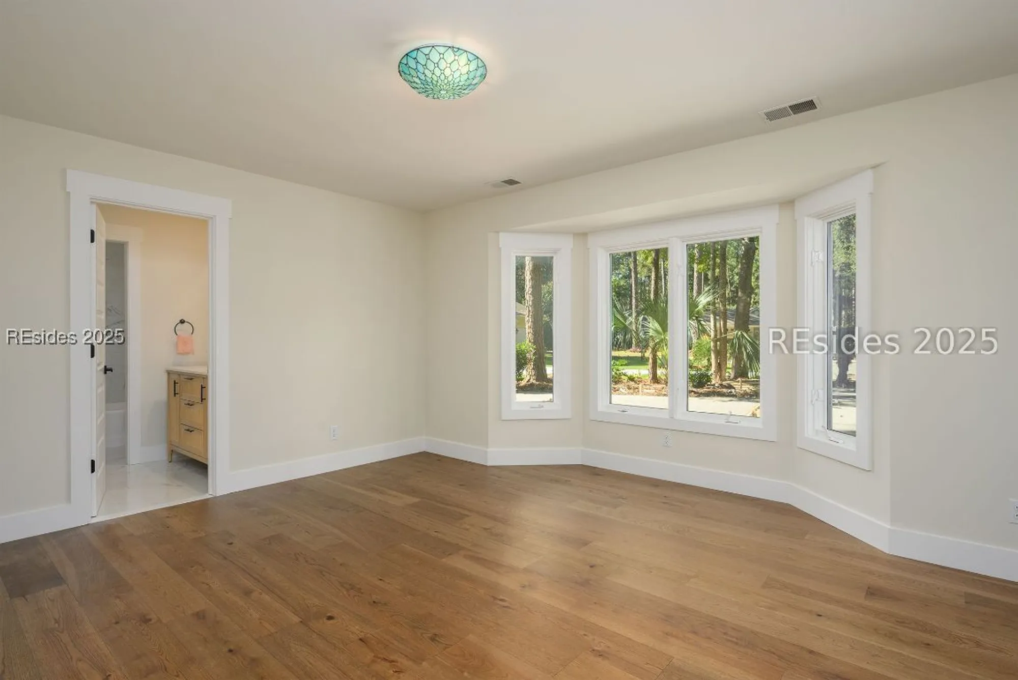 Property Slideshow image 20 of 36 | 7 whispering pines ct, Hilton Head Island, SC, 29926