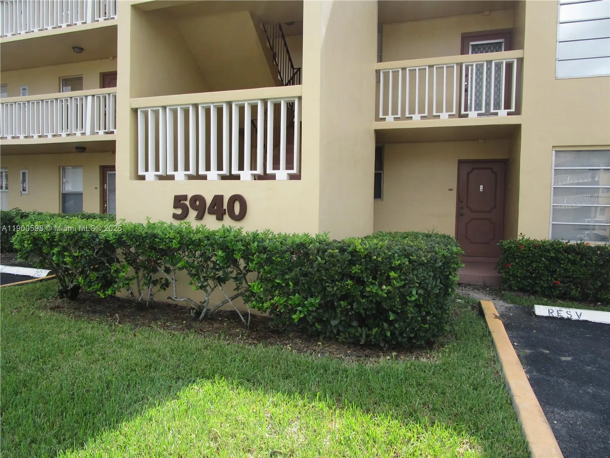 Property Slideshow image 14 of 26 | 5940 nw 64th ave 109, Tamarac, FL, 33319