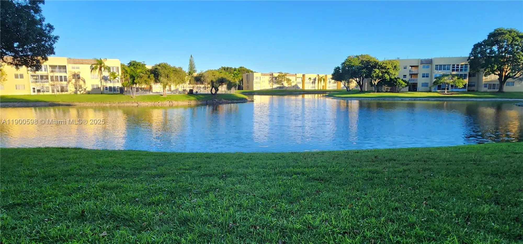 Property Slideshow image 17 of 26 | 5940 nw 64th ave 109, Tamarac, FL, 33319
