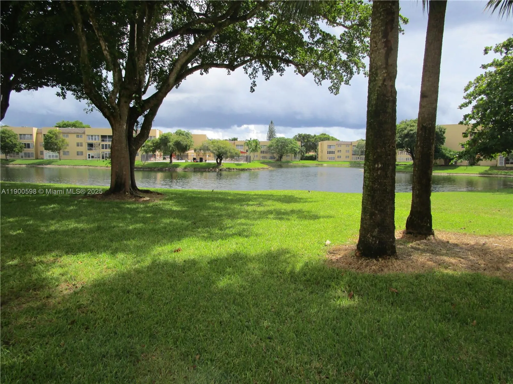 Property Slideshow image 12 of 26 | 5940 nw 64th ave 109, Tamarac, FL, 33319
