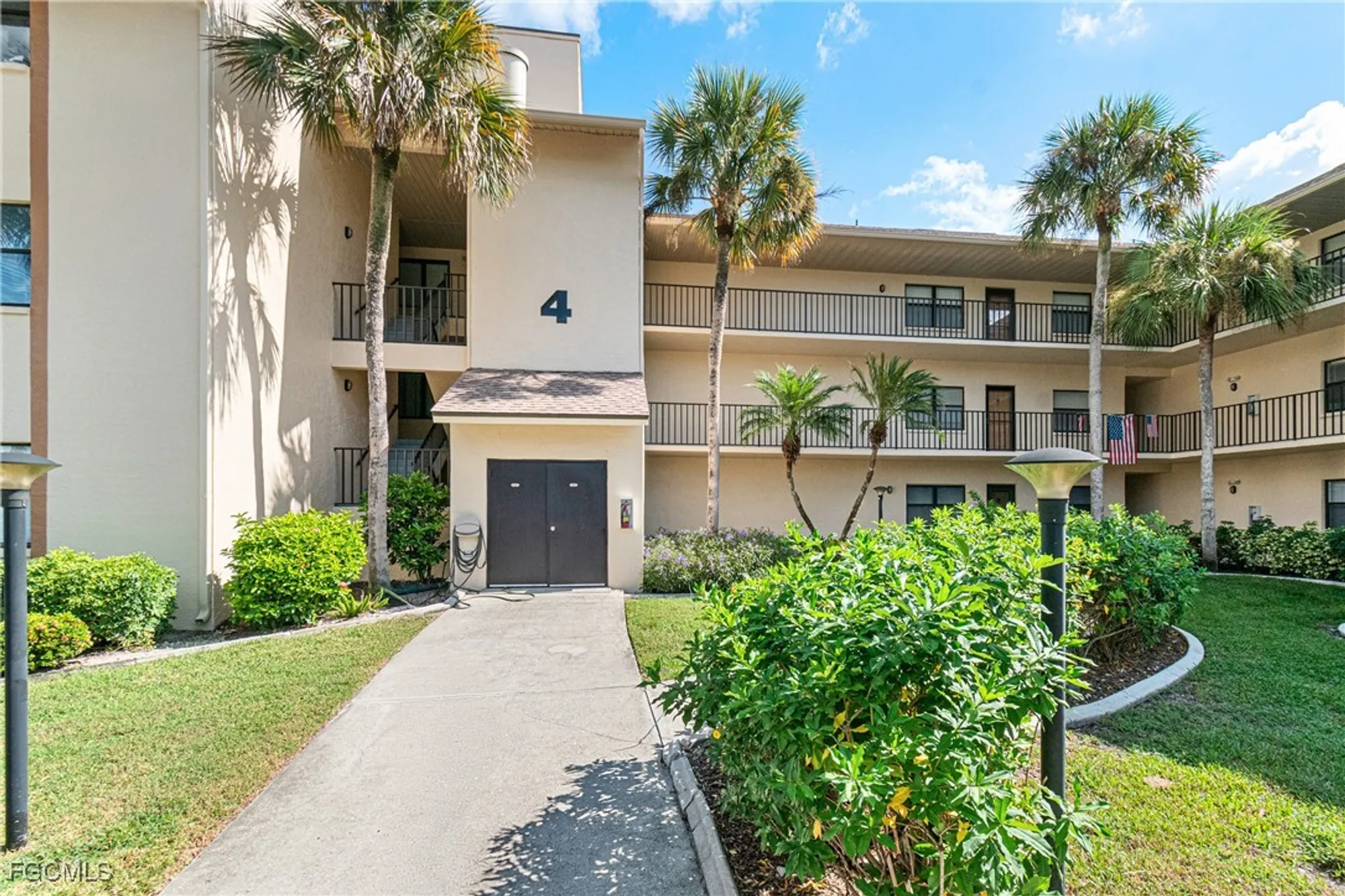 Property Slideshow image 3 of 42 | 13288 white marsh ln 3433, Fort Myers, FL, 33912