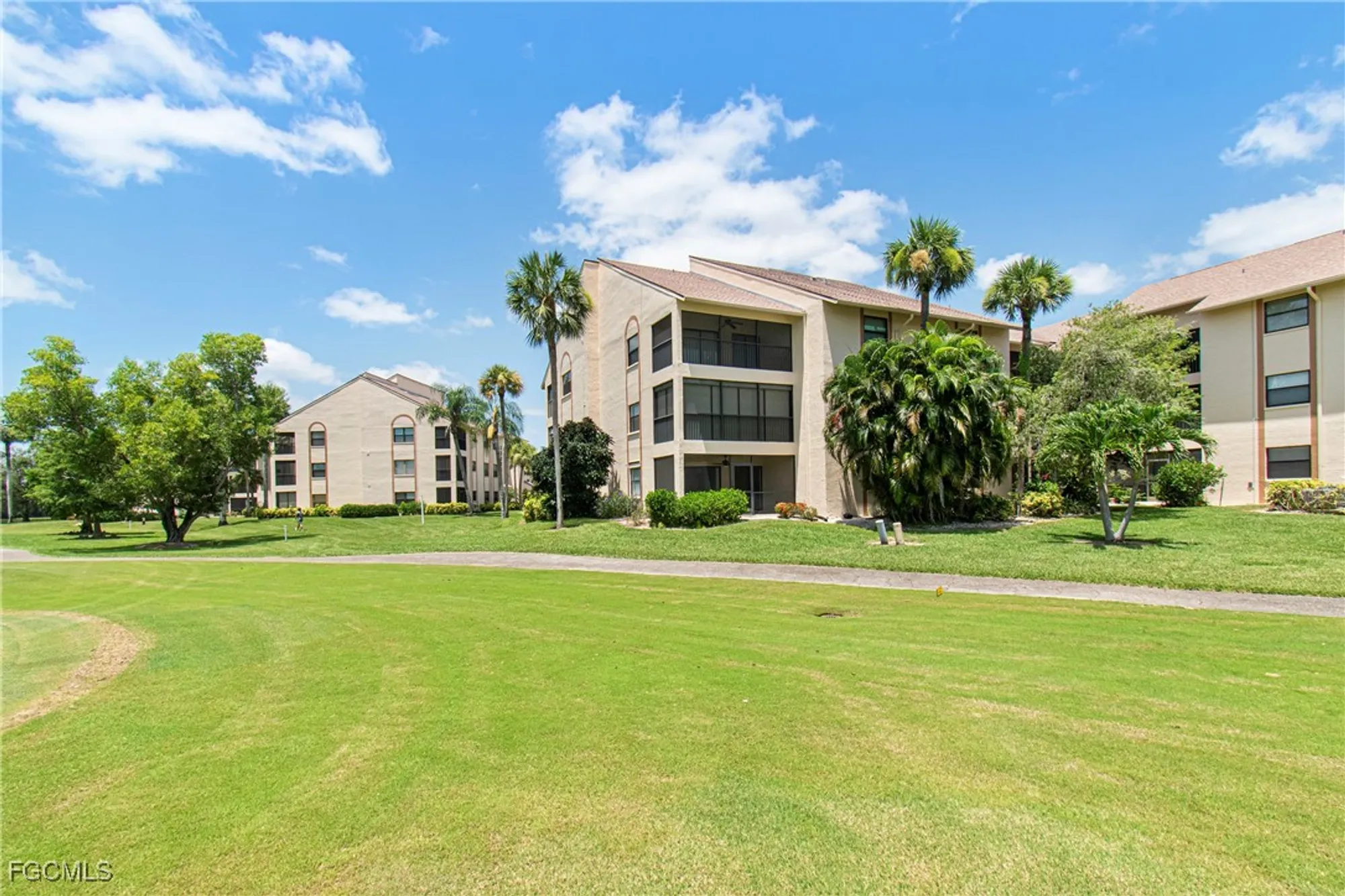 Property Slideshow image 4 of 42 | 13288 white marsh ln 3433, Fort Myers, FL, 33912