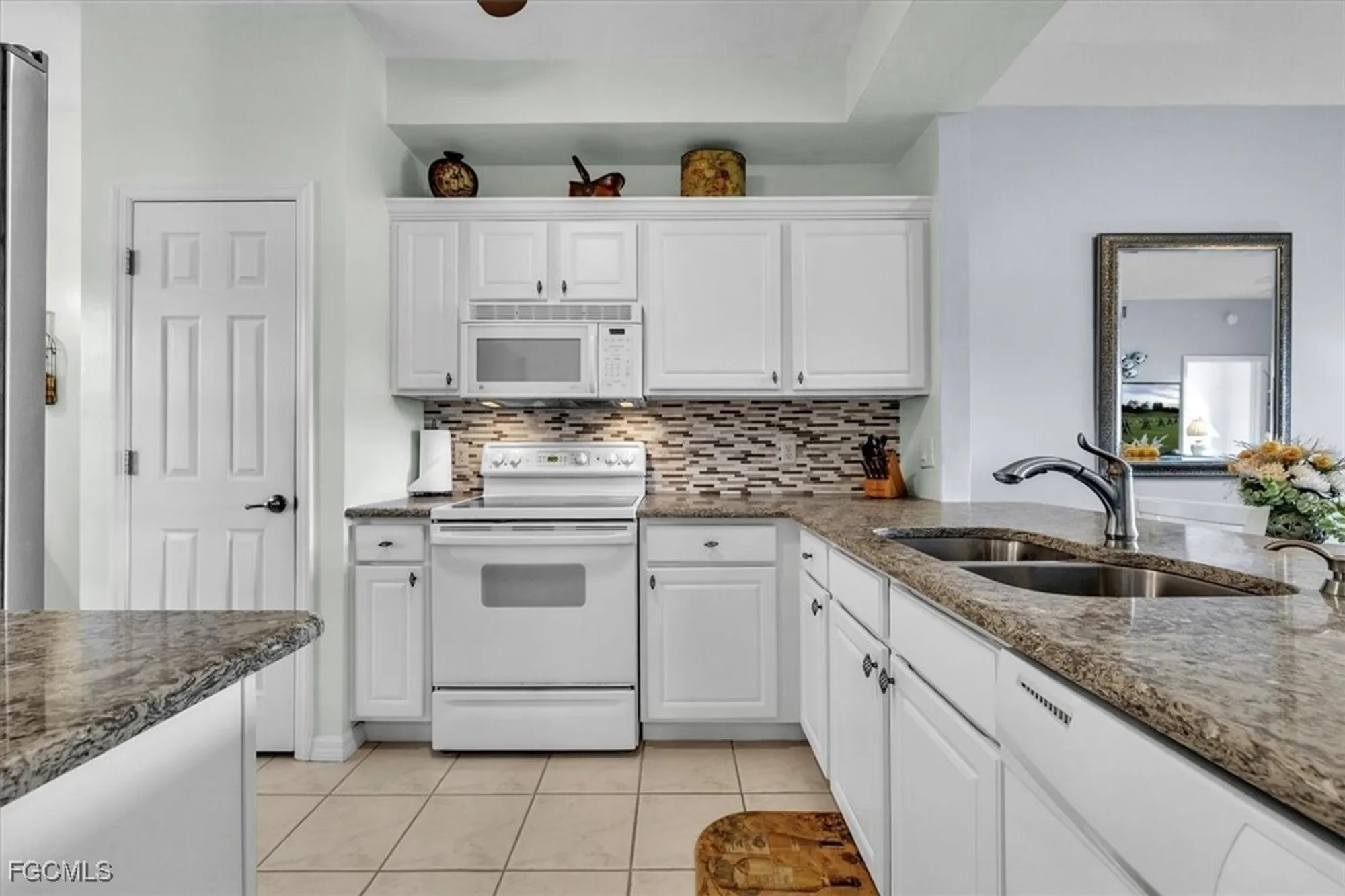 Property Slideshow image 11 of 49 | 14530 farrington way 104, Fort Myers, FL, 33912