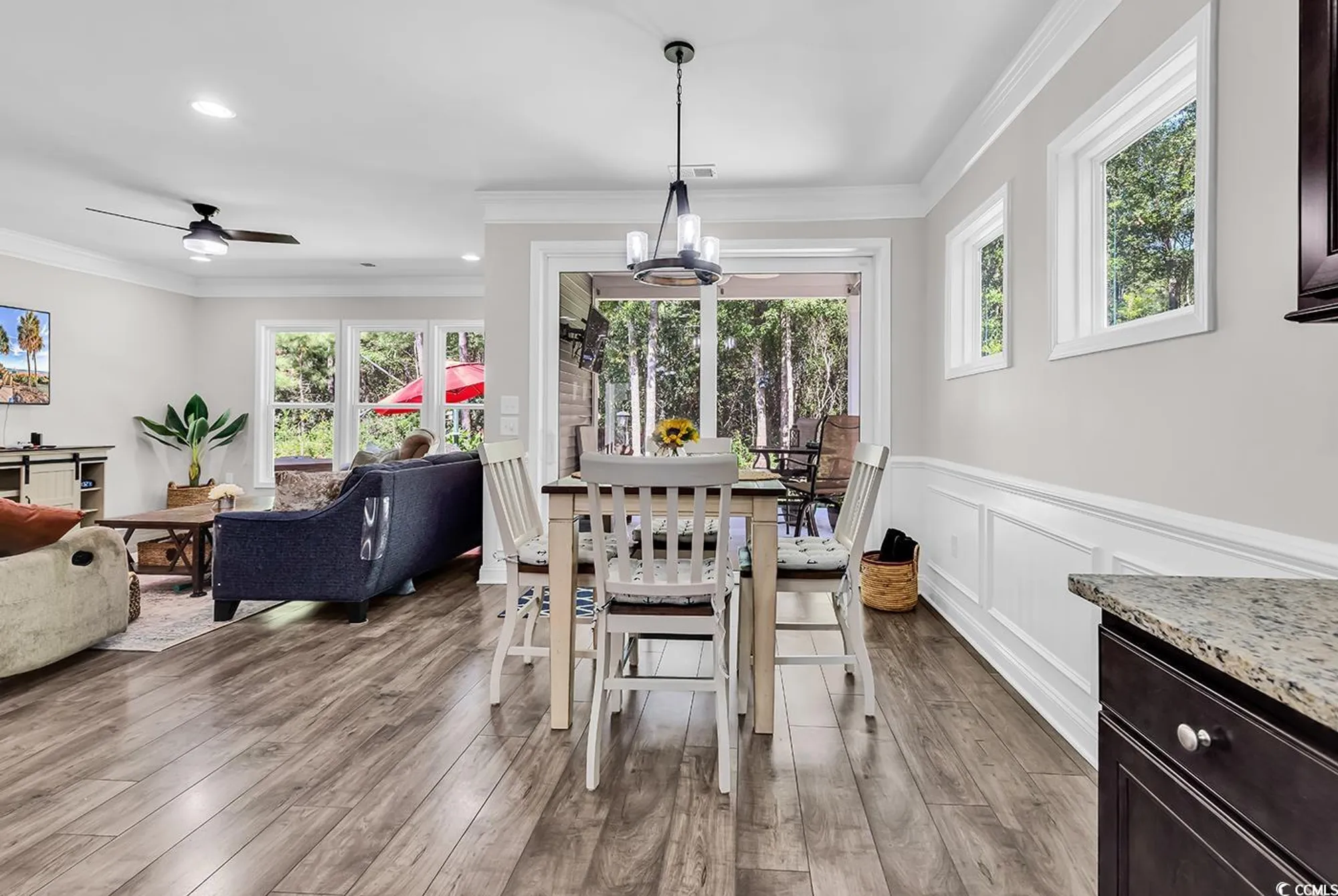 Property Slideshow image 16 of 39 | 2408 craven dr, Myrtle Beach, SC, 29579