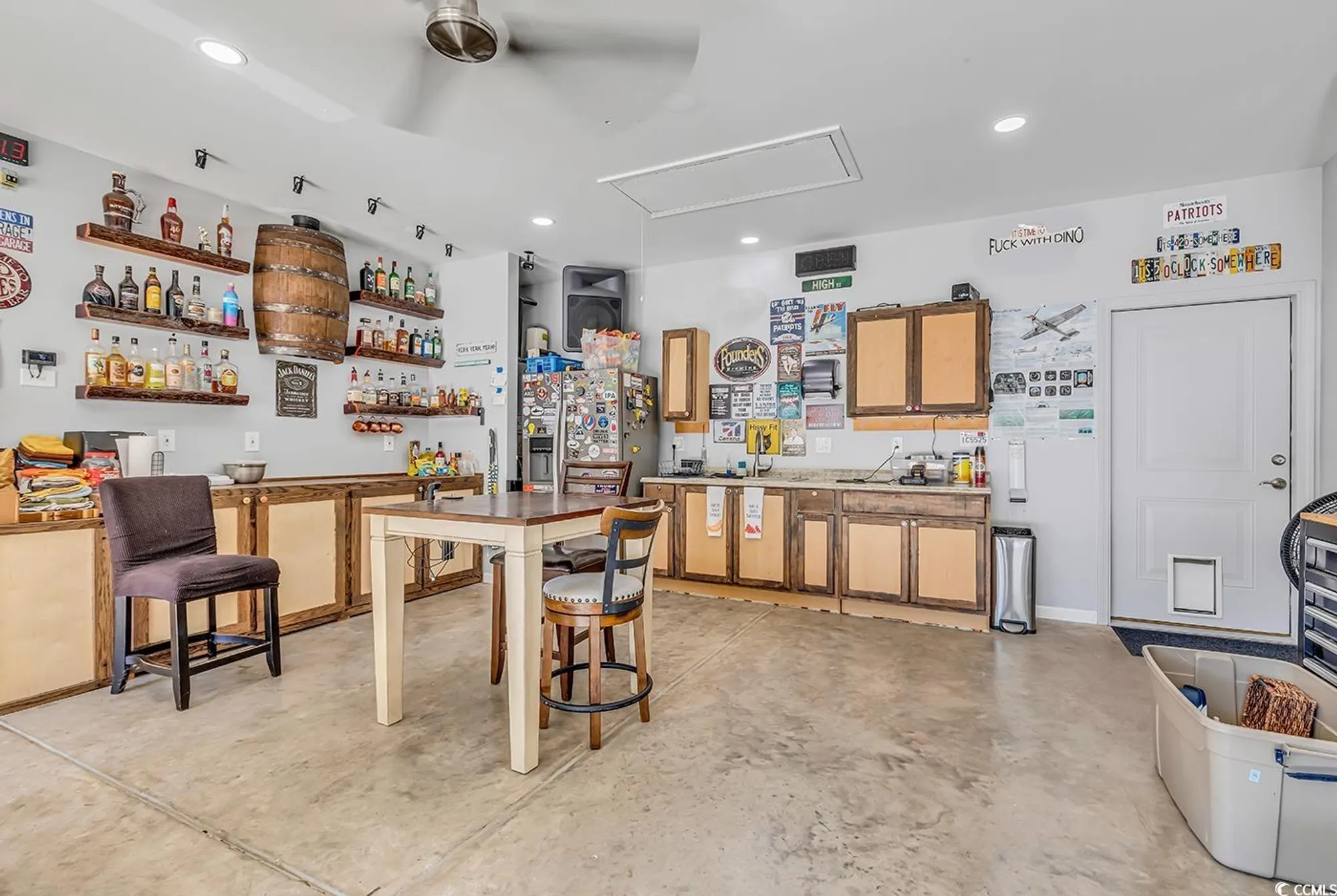 Property Slideshow image 29 of 39 | 2408 craven dr, Myrtle Beach, SC, 29579