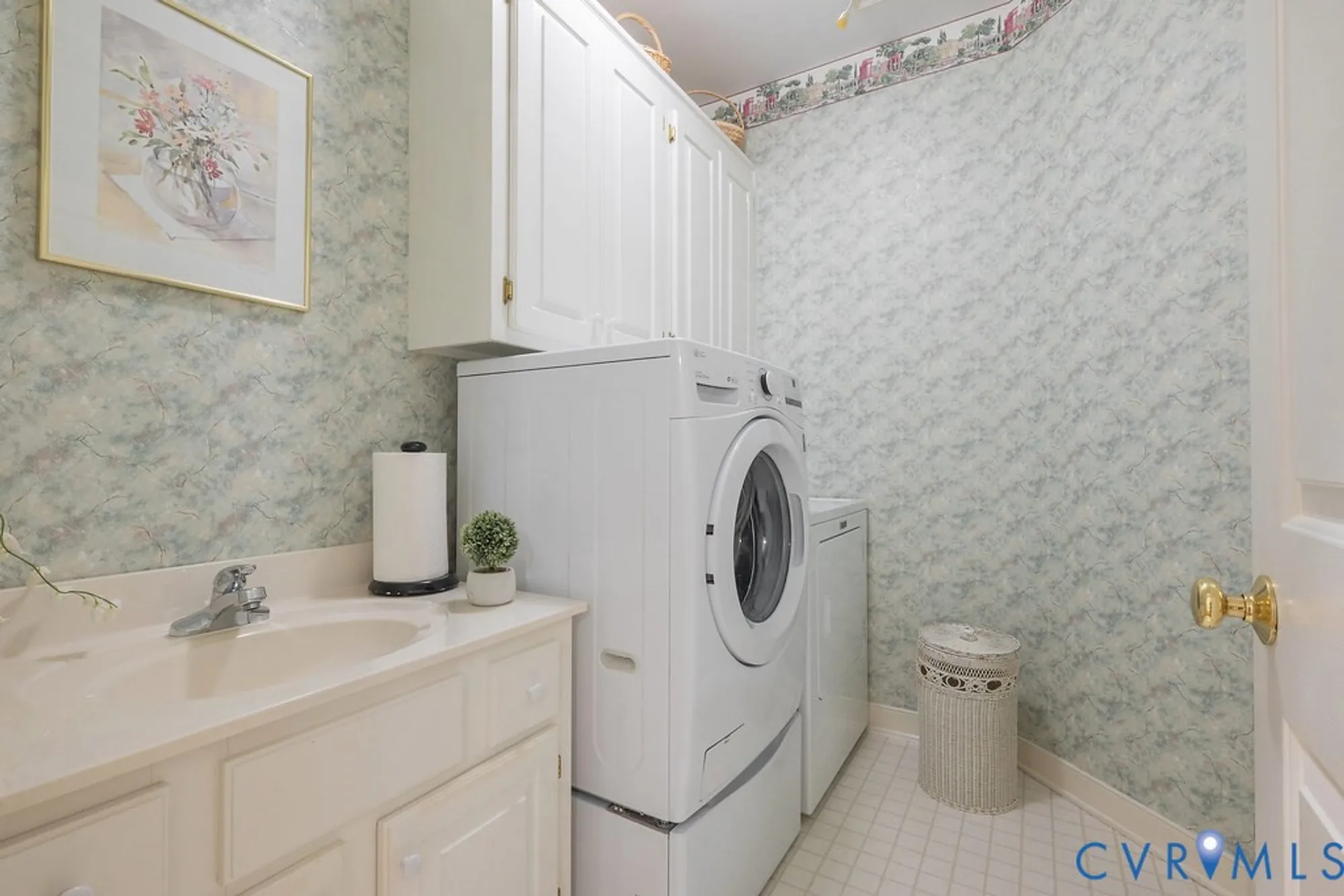 Property Slideshow image 24 of 46 | 5713 lakemere dr, North Chesterfield, VA, 23234